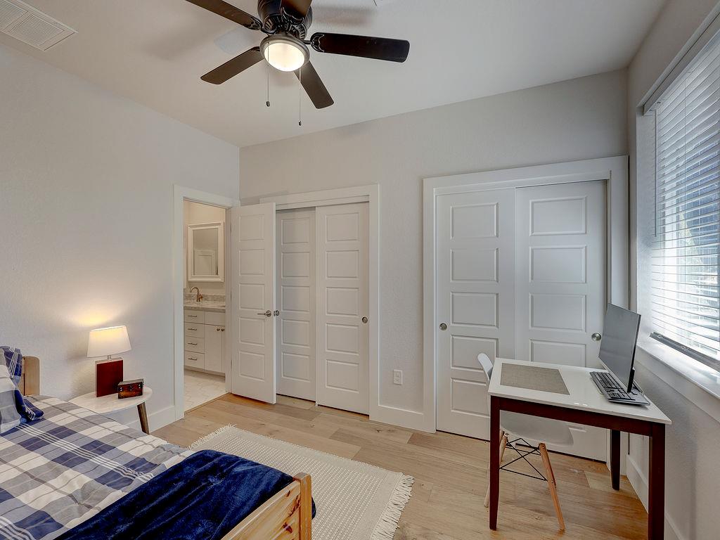 2007 Riverview St # 1, Austin, TX 78702