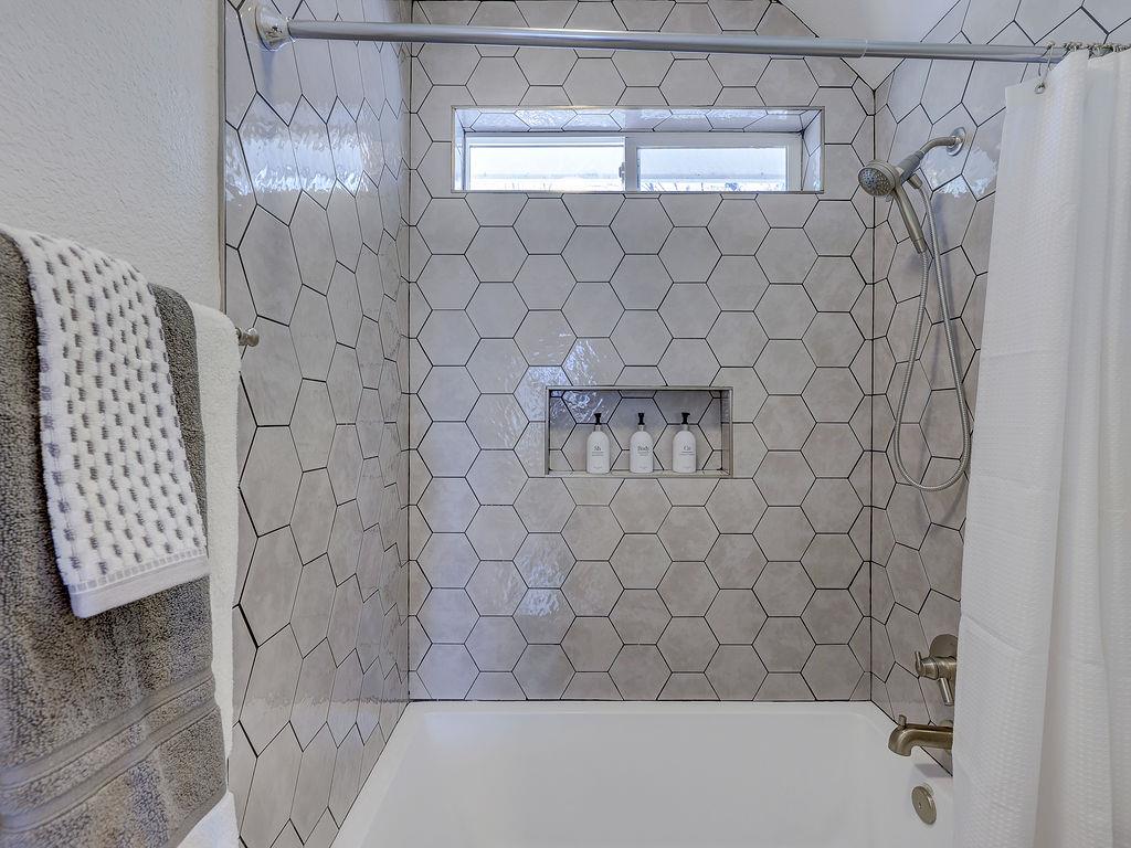 2007 Riverview St # 1, Austin, TX 78702