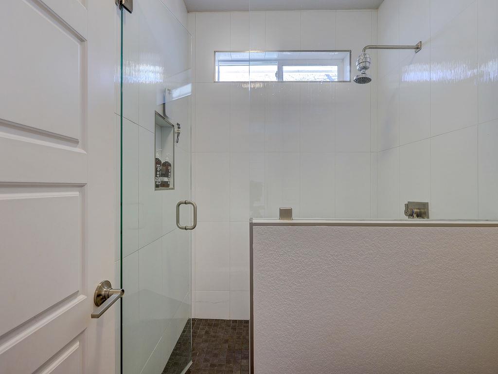 2007 Riverview St # 1, Austin, TX 78702