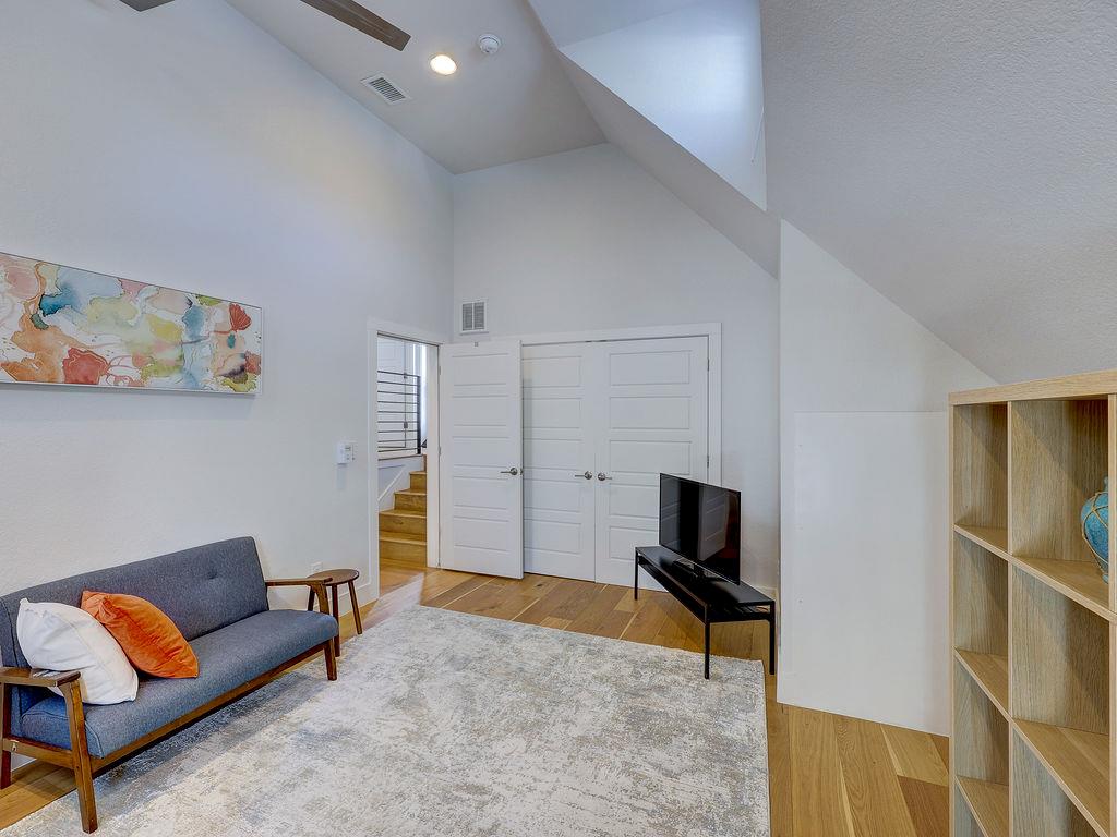 2007 Riverview St # 1, Austin, TX 78702