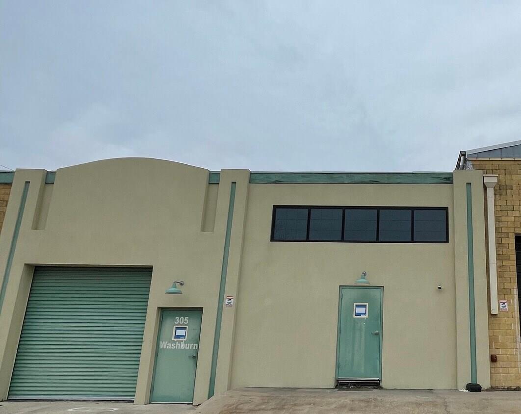 305 Washburn St, Taylor, TX 76574