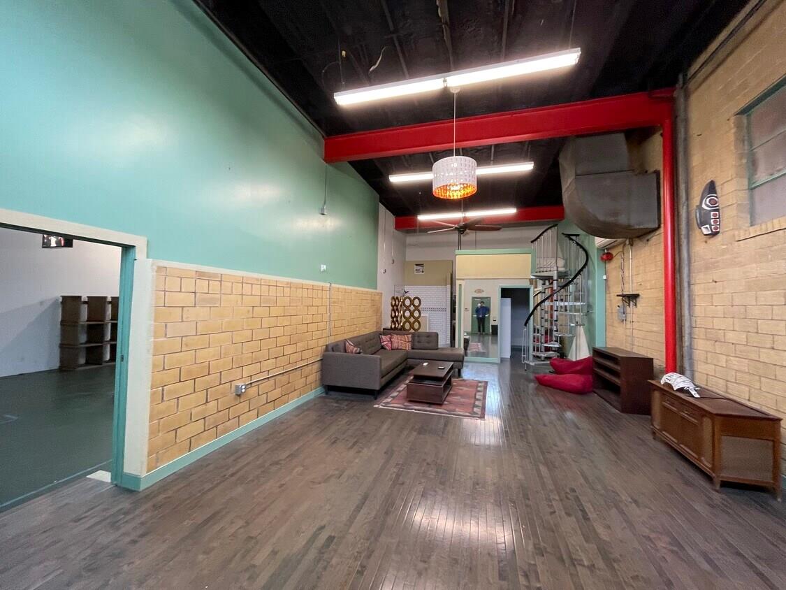 305 Washburn St, Taylor, TX 76574