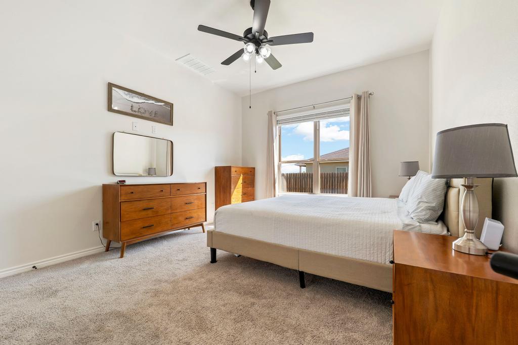 125 Citation Dr, Jarrell, TX 76537