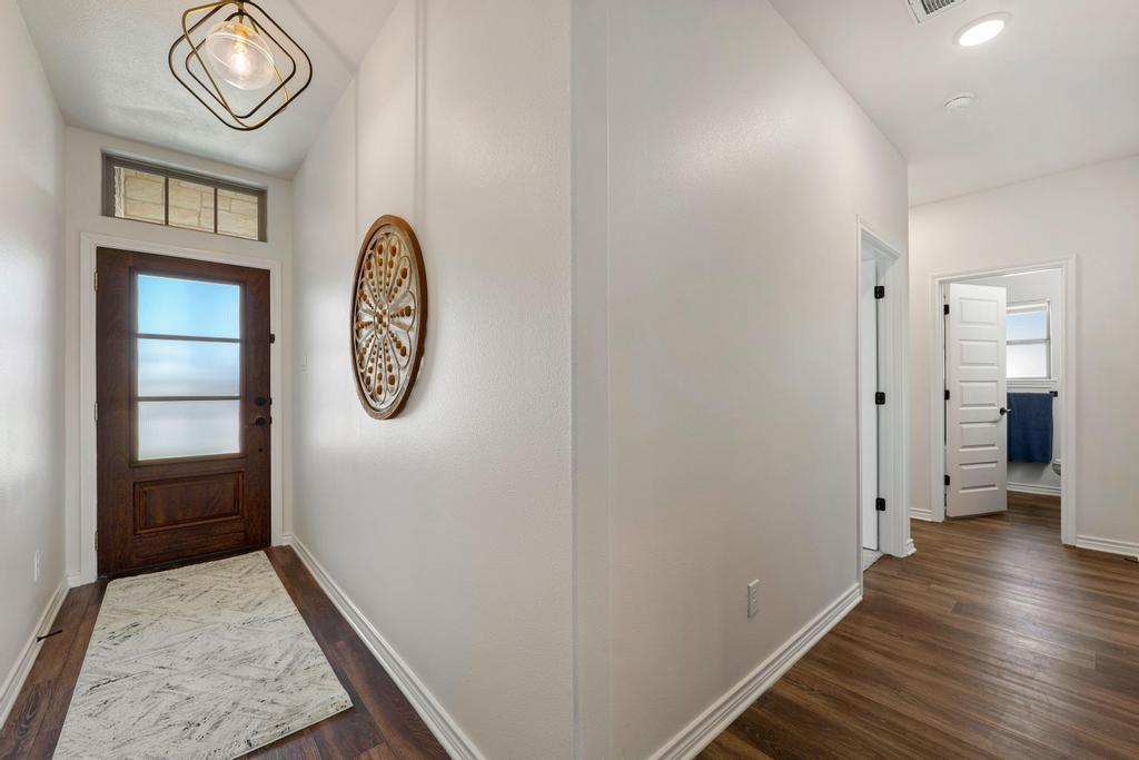 125 Citation Dr, Jarrell, TX 76537