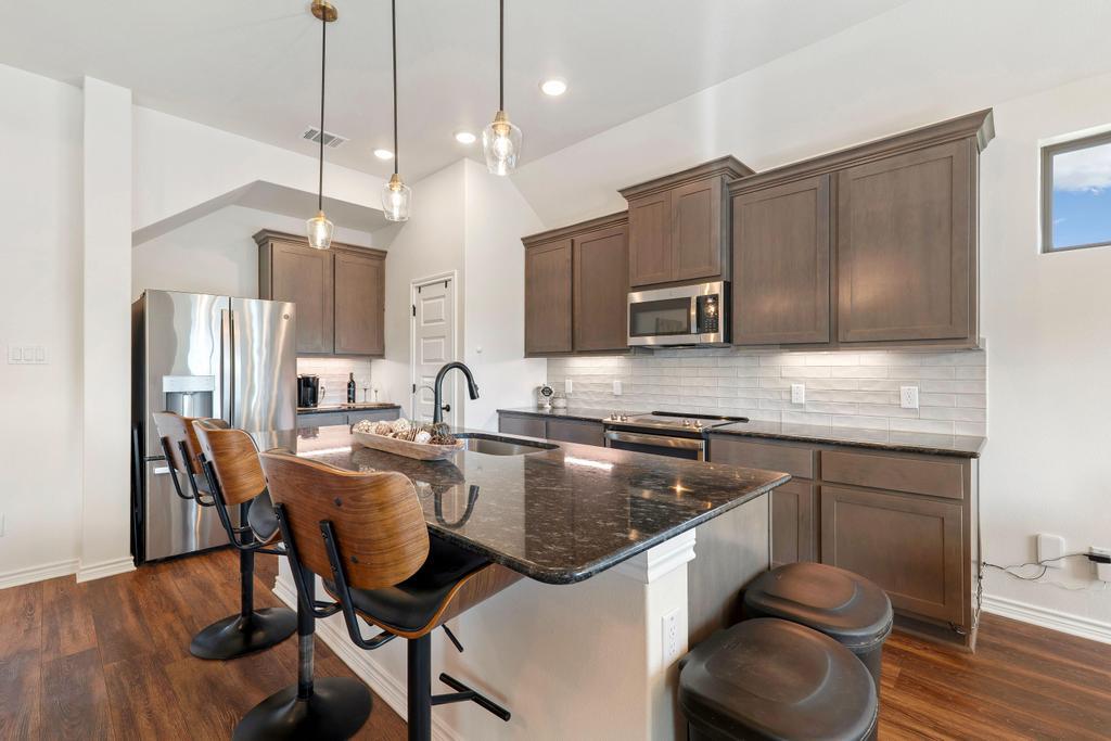 125 Citation Dr, Jarrell, TX 76537