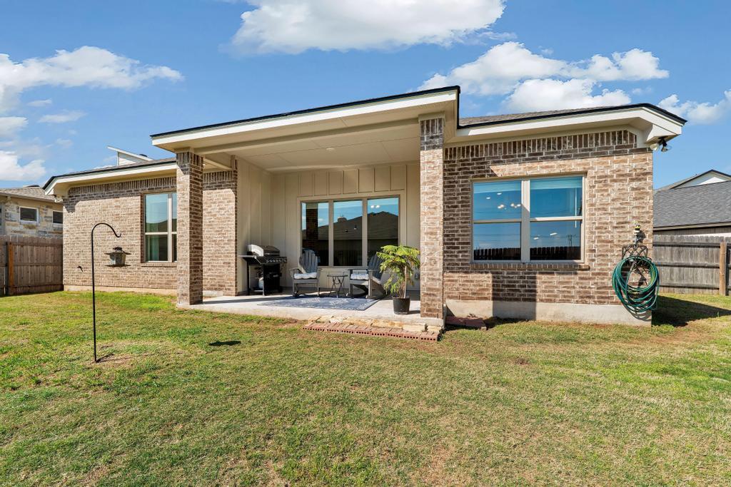 125 Citation Dr, Jarrell, TX 76537