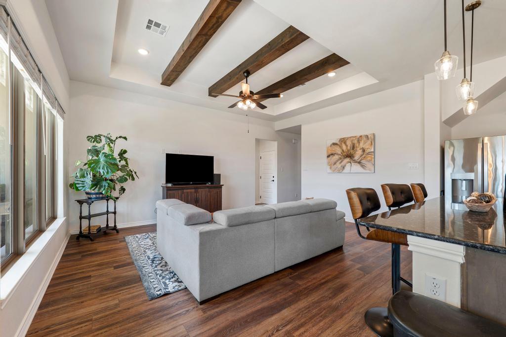 125 Citation Dr, Jarrell, TX 76537