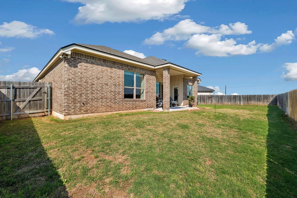 125 Citation Dr, Jarrell, TX 76537