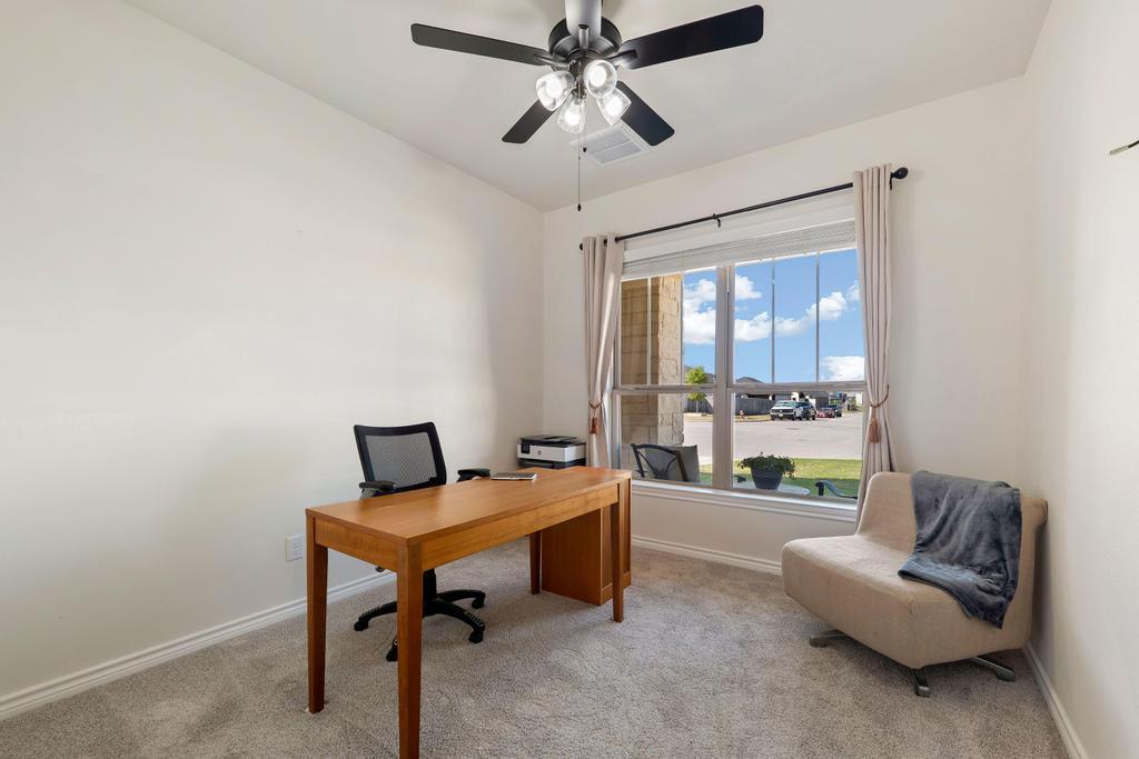 125 Citation Dr, Jarrell, TX 76537