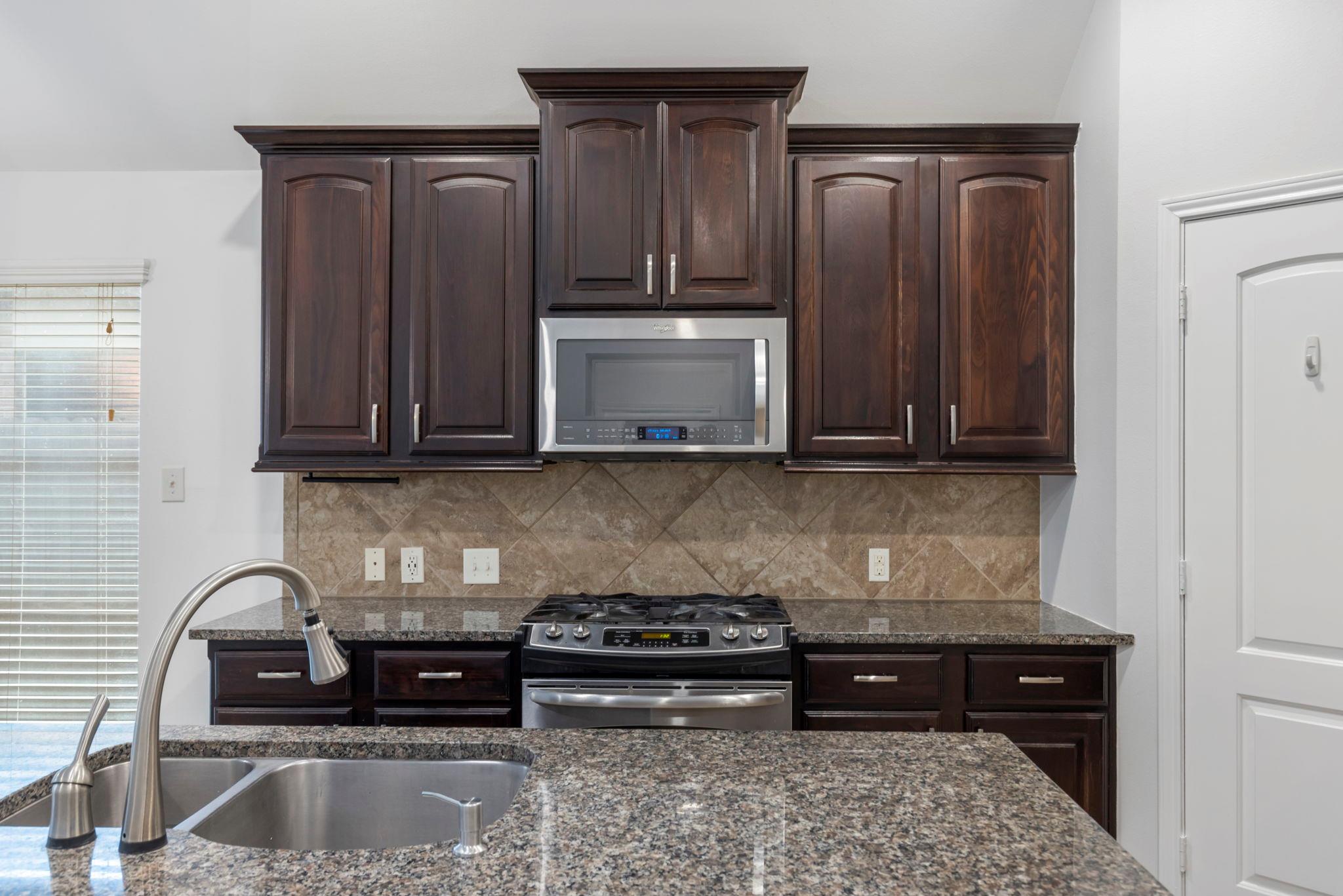 1315 Cameron Park Ln, Montgomery, TX 77386