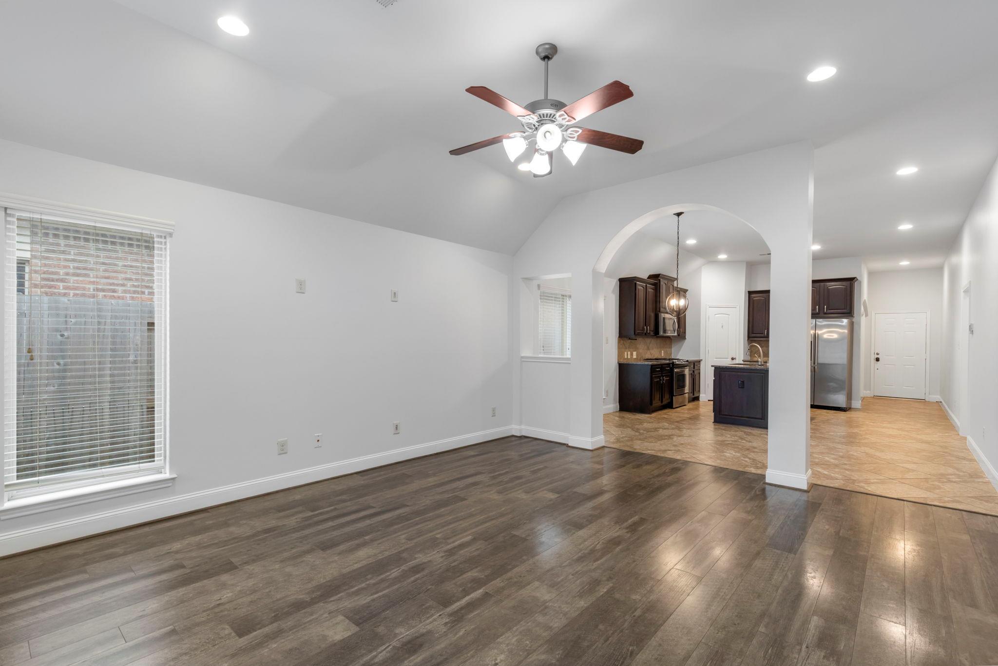 1315 Cameron Park Ln, Montgomery, TX 77386