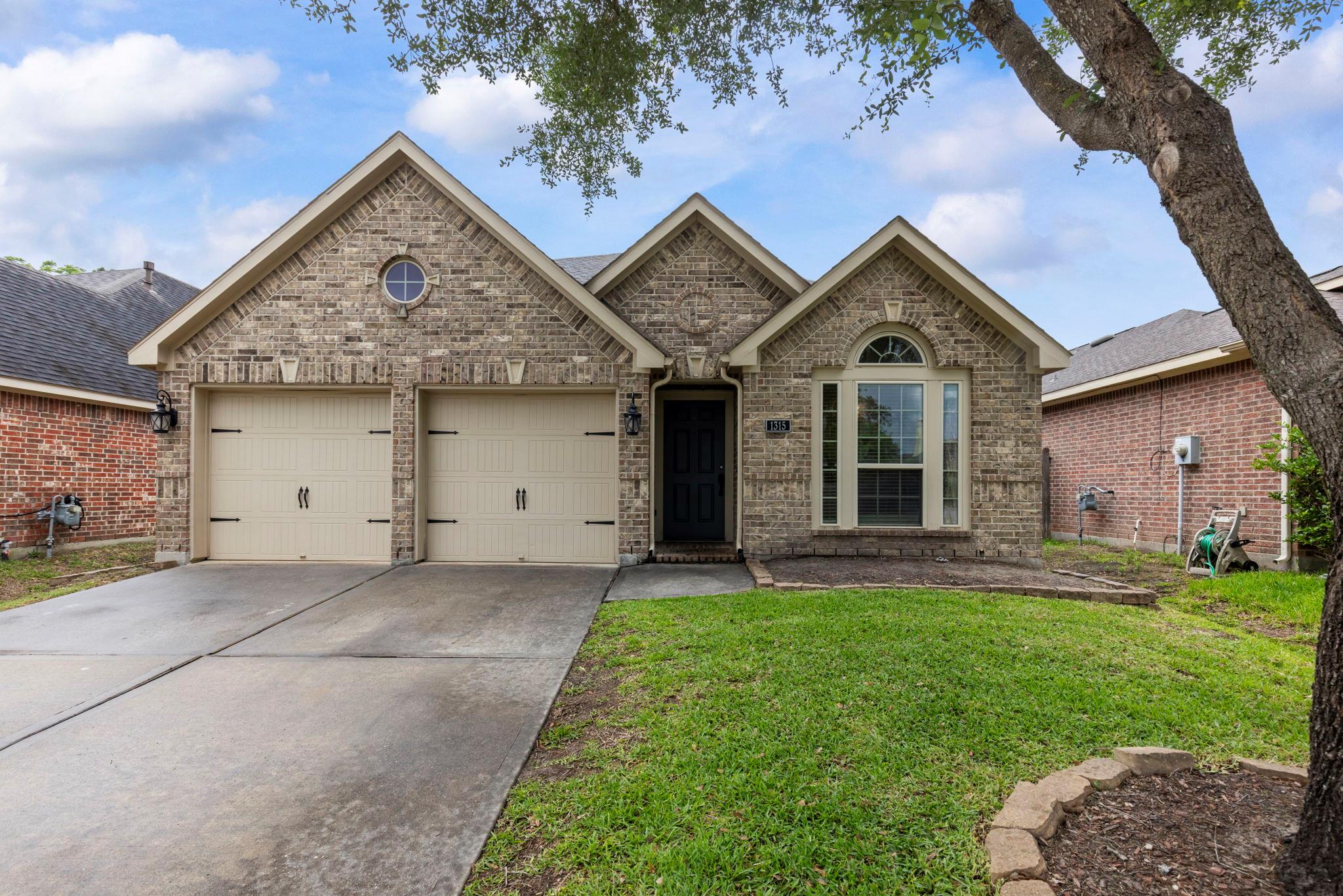 1315 Cameron Park Ln, Montgomery, TX 77386