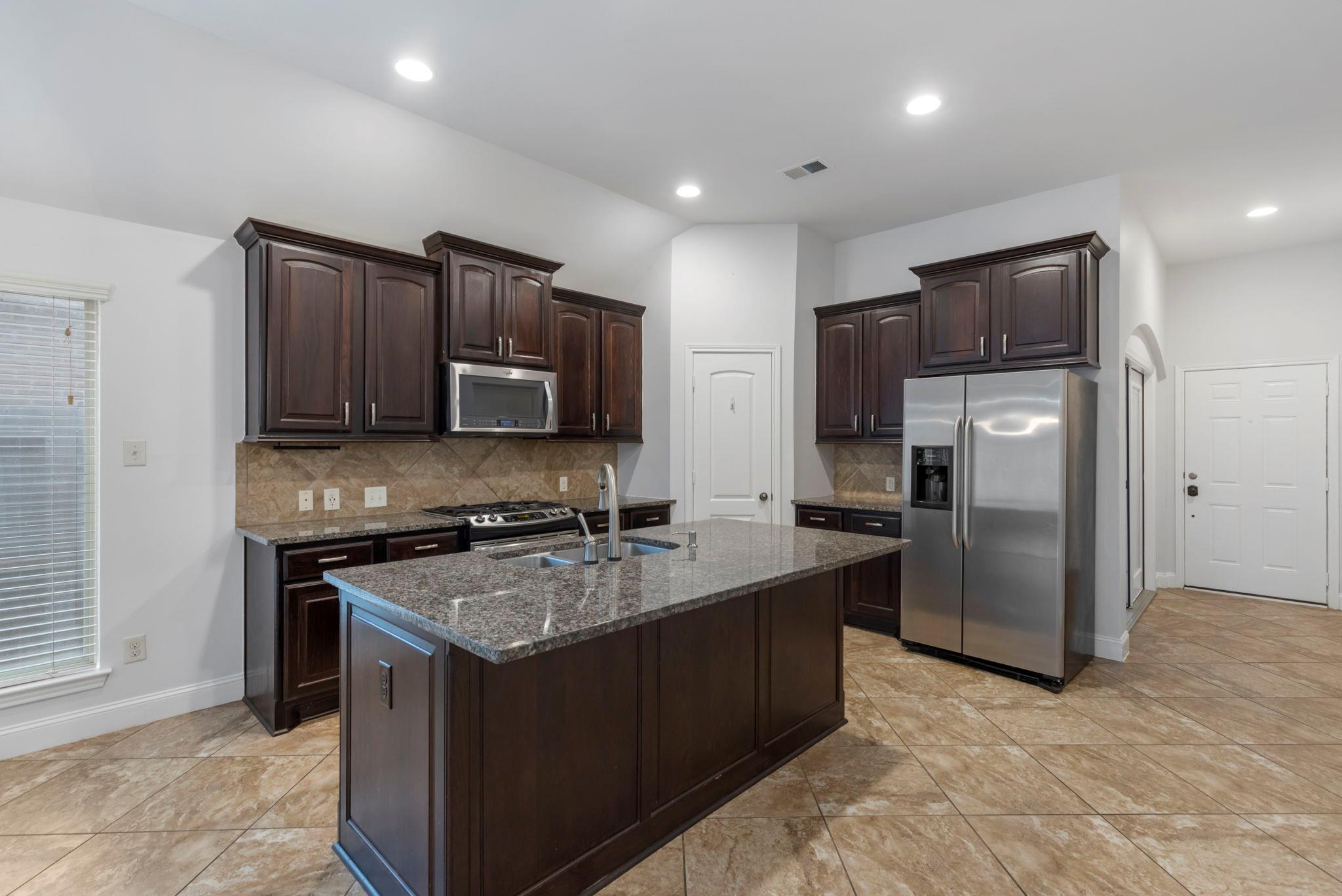 1315 Cameron Park Ln, Montgomery, TX 77386