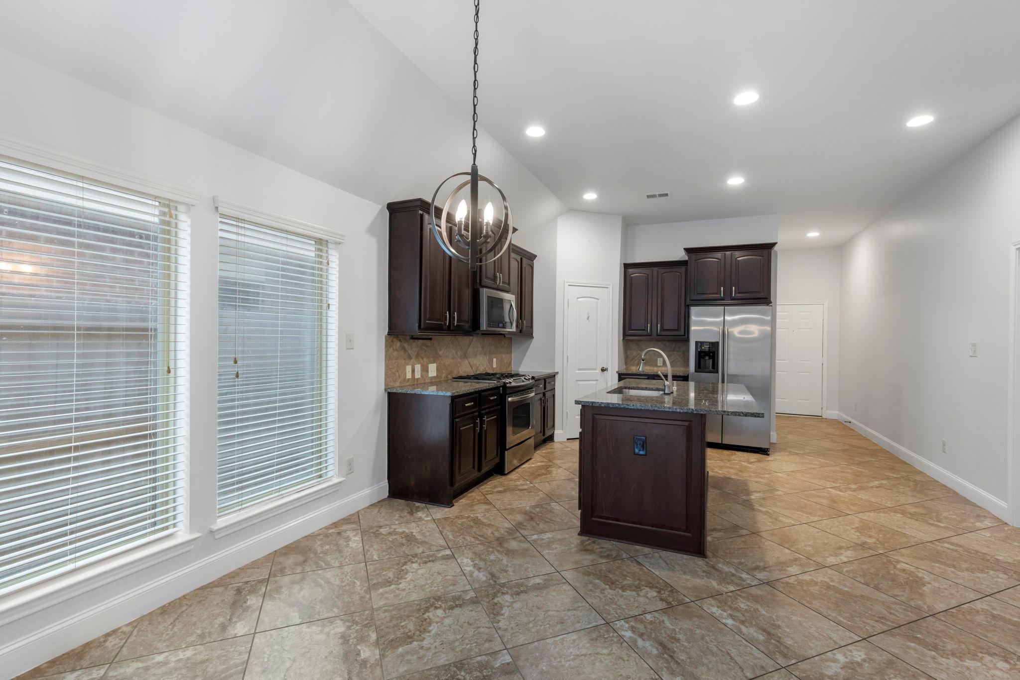 1315 Cameron Park Ln, Montgomery, TX 77386