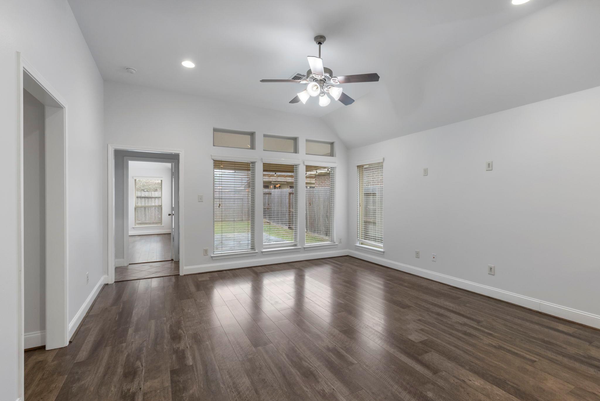 1315 Cameron Park Ln, Montgomery, TX 77386