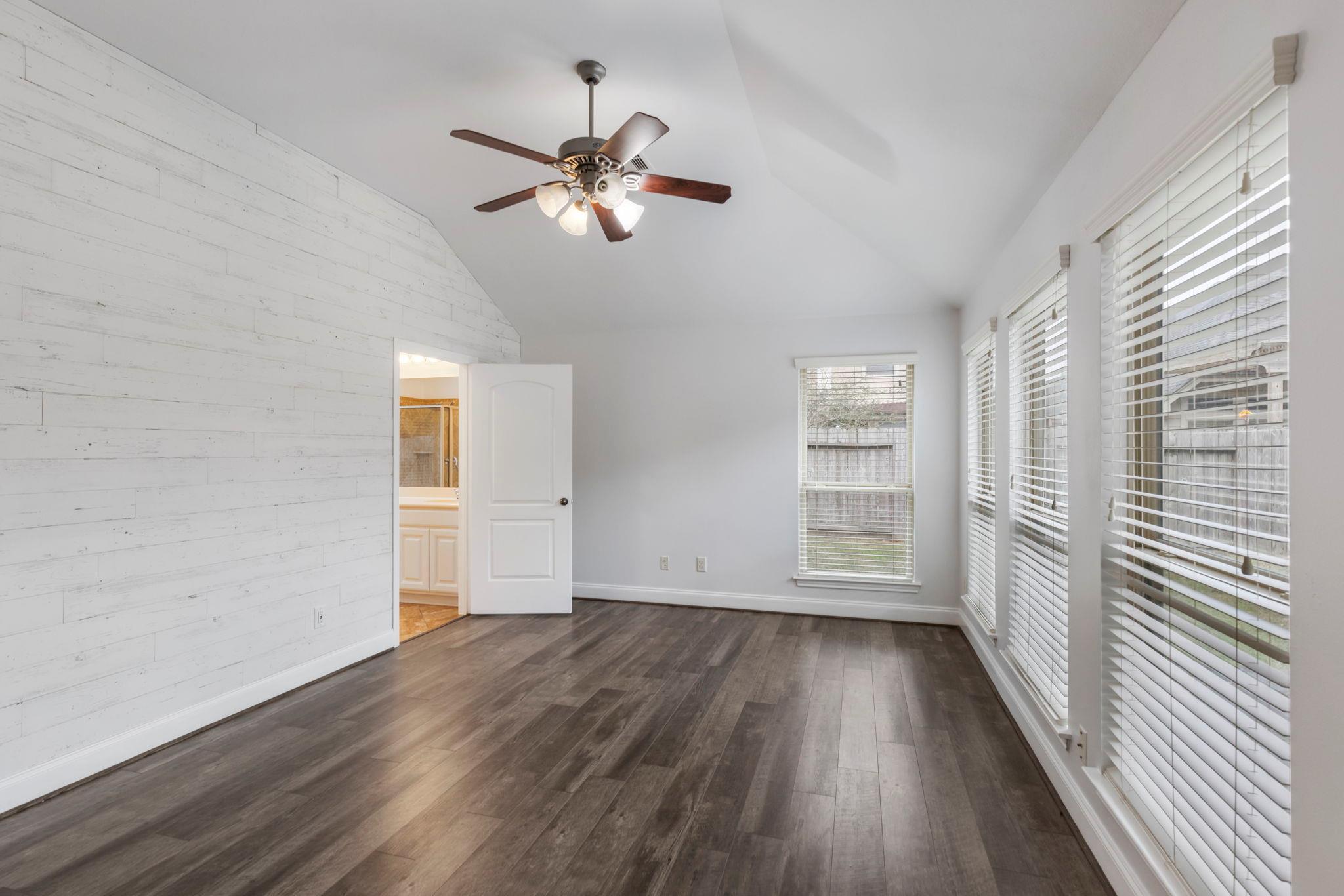 1315 Cameron Park Ln, Montgomery, TX 77386