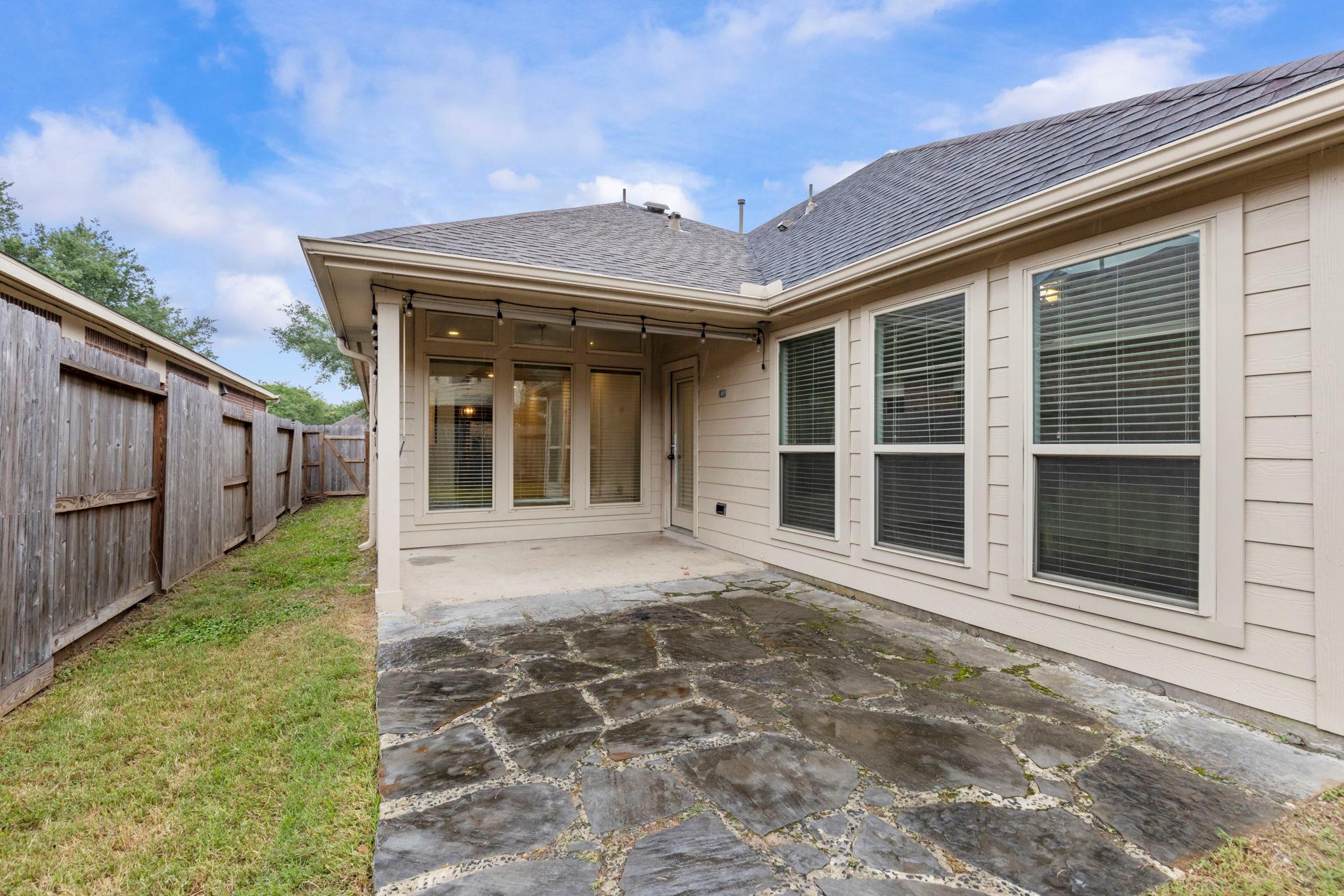 1315 Cameron Park Ln, Montgomery, TX 77386