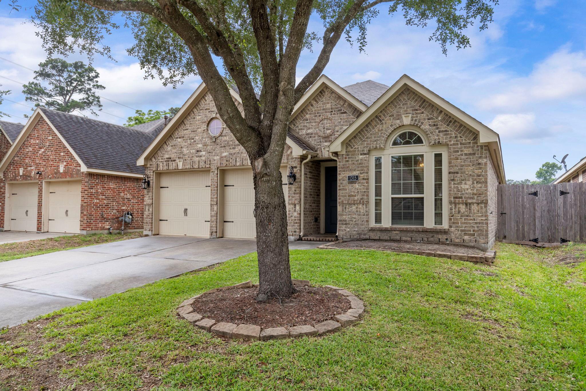 1315 Cameron Park Ln, Montgomery, TX 77386