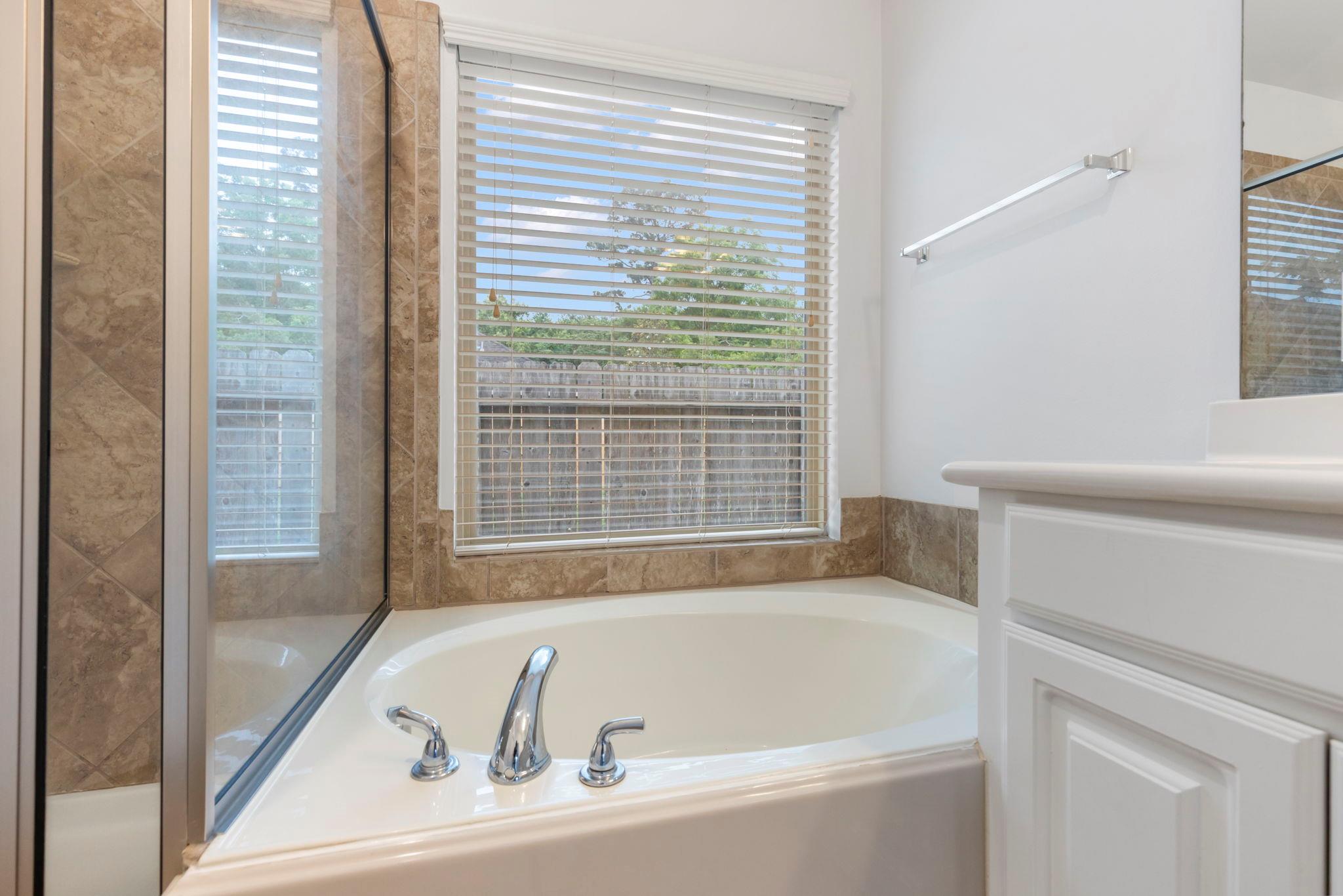 1315 Cameron Park Ln, Montgomery, TX 77386