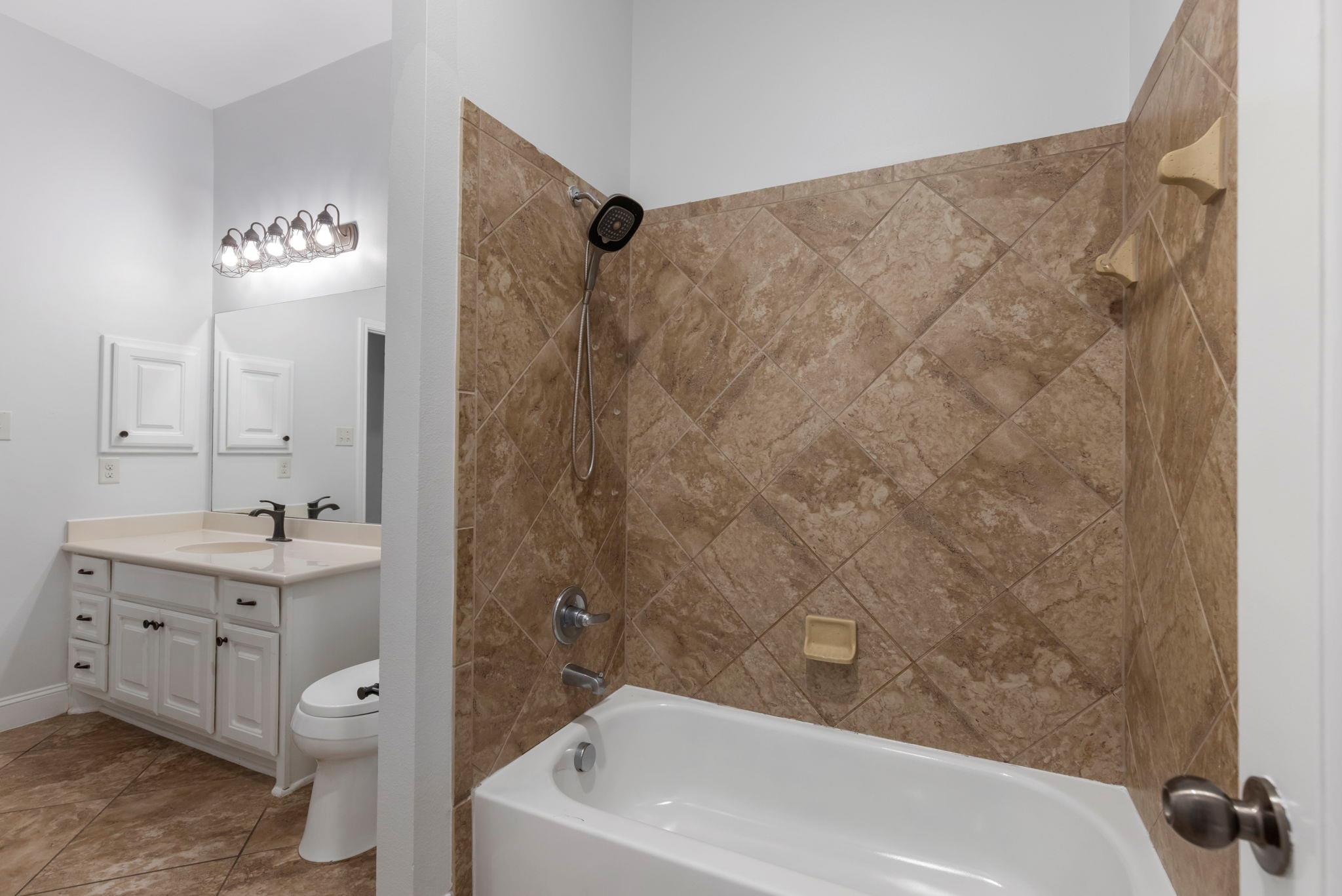 1315 Cameron Park Ln, Montgomery, TX 77386