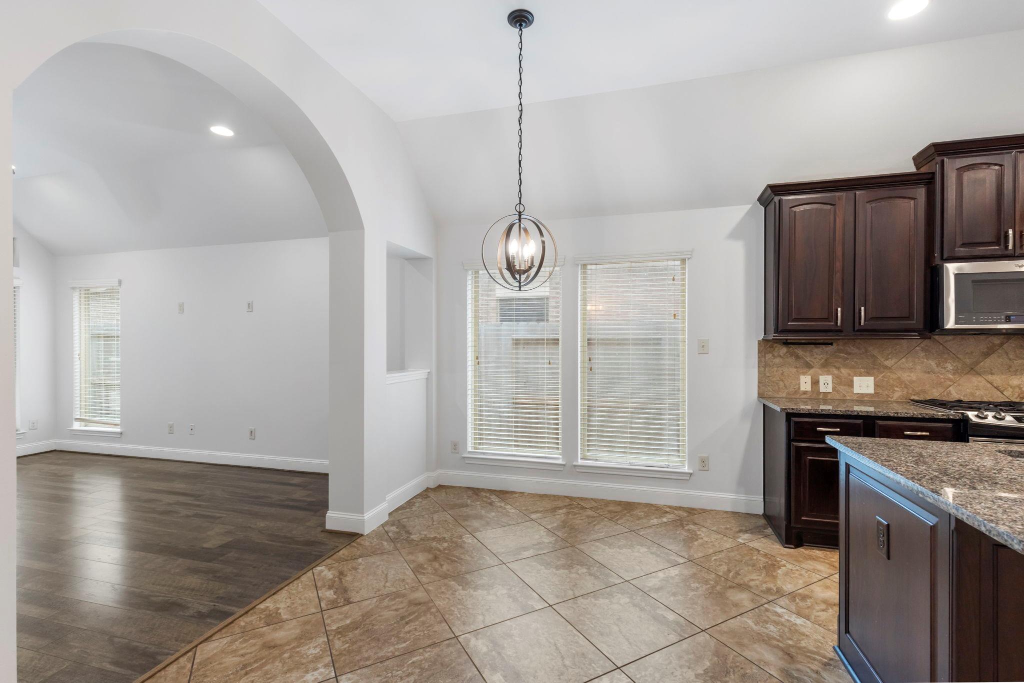 1315 Cameron Park Ln, Montgomery, TX 77386