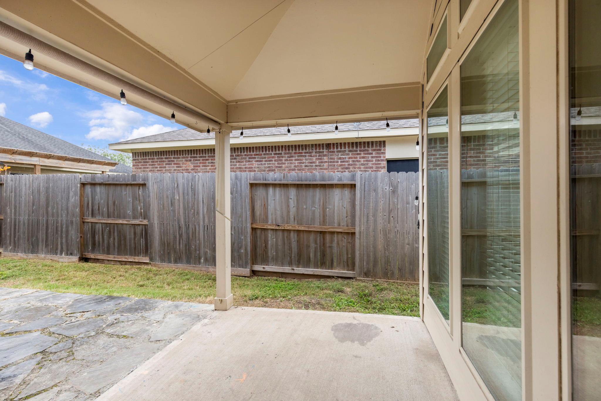 1315 Cameron Park Ln, Montgomery, TX 77386