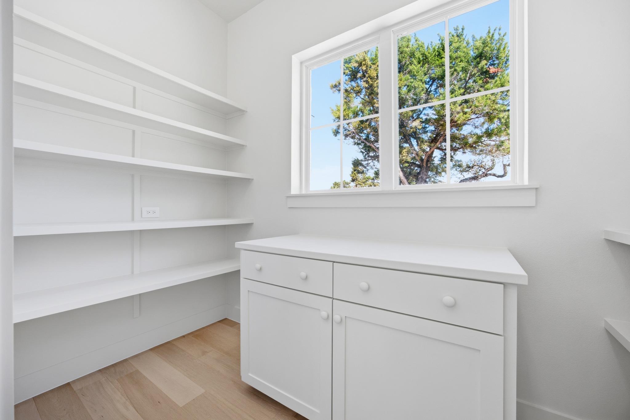 9504 Harbor Dr, Jonestown, TX 78645