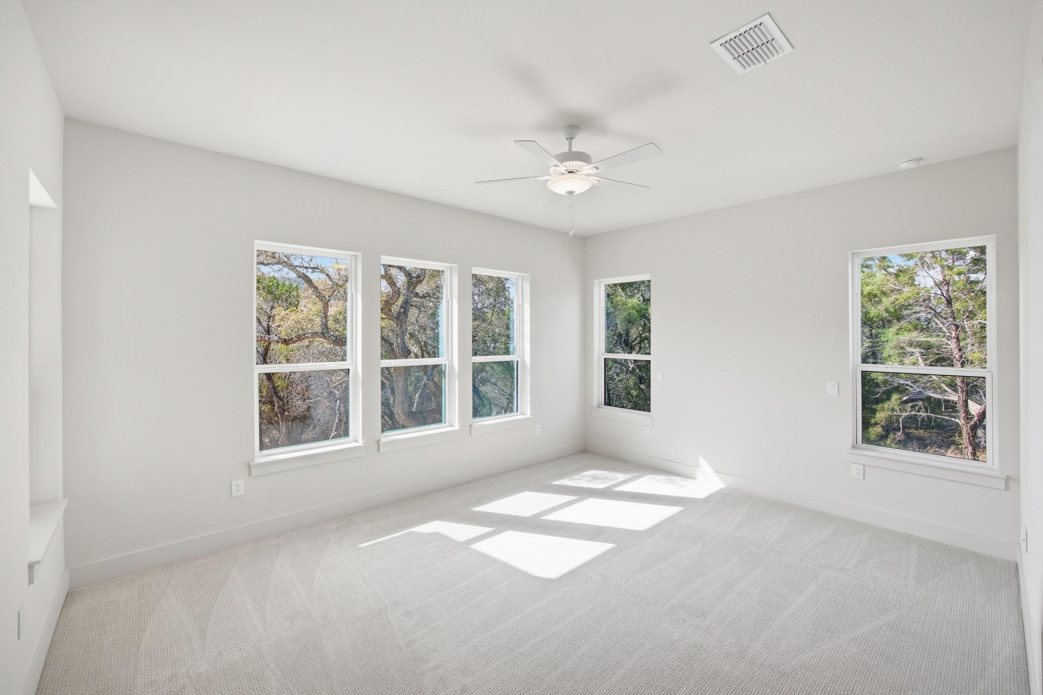 9504 Harbor Dr, Jonestown, TX 78645