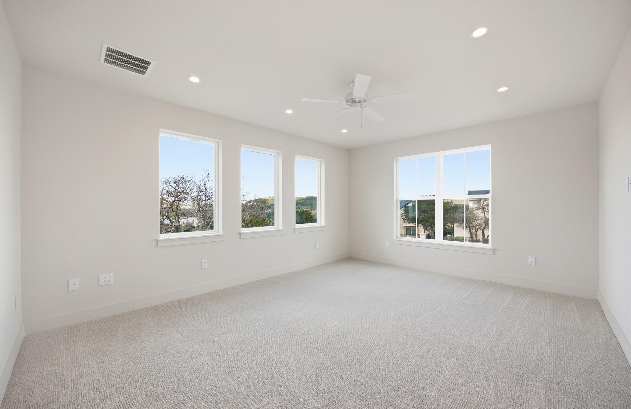 9504 Harbor Dr, Jonestown, TX 78645