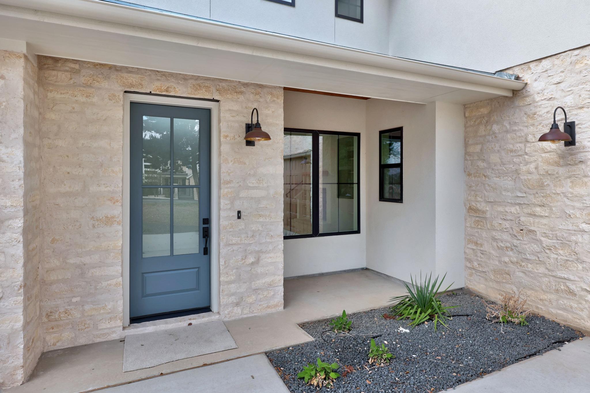 9504 Harbor Dr, Jonestown, TX 78645