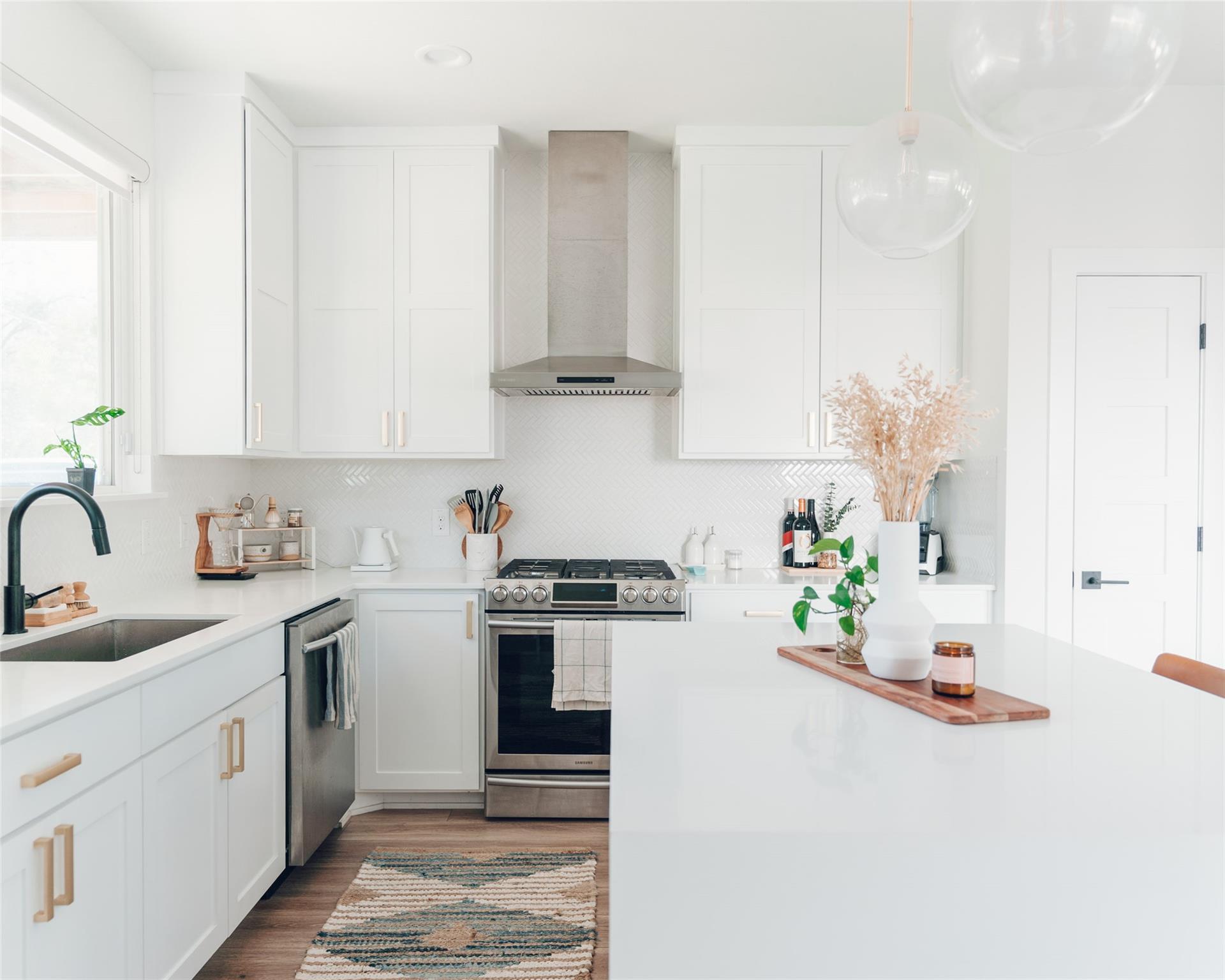 1106 Walton Ln # B, Austin, TX 78721