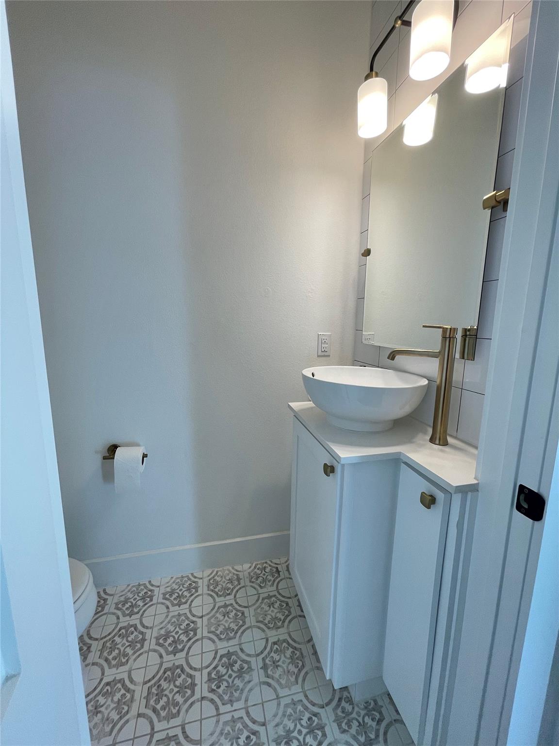 1106 Walton Ln # B, Austin, TX 78721