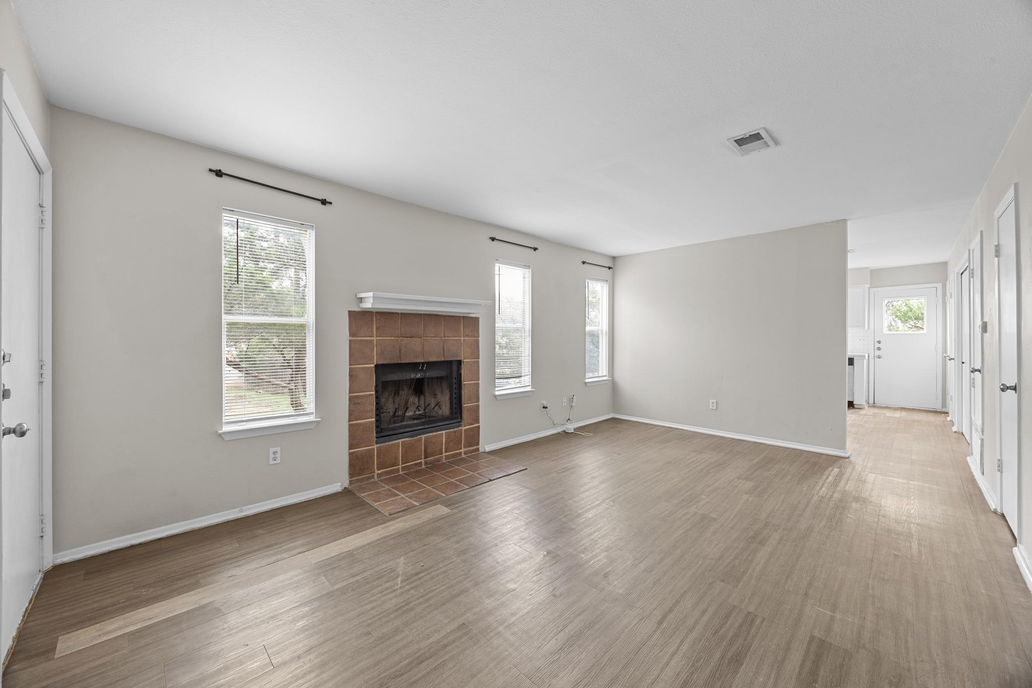 6904 Rifle Bnd # A, Austin, TX 78736