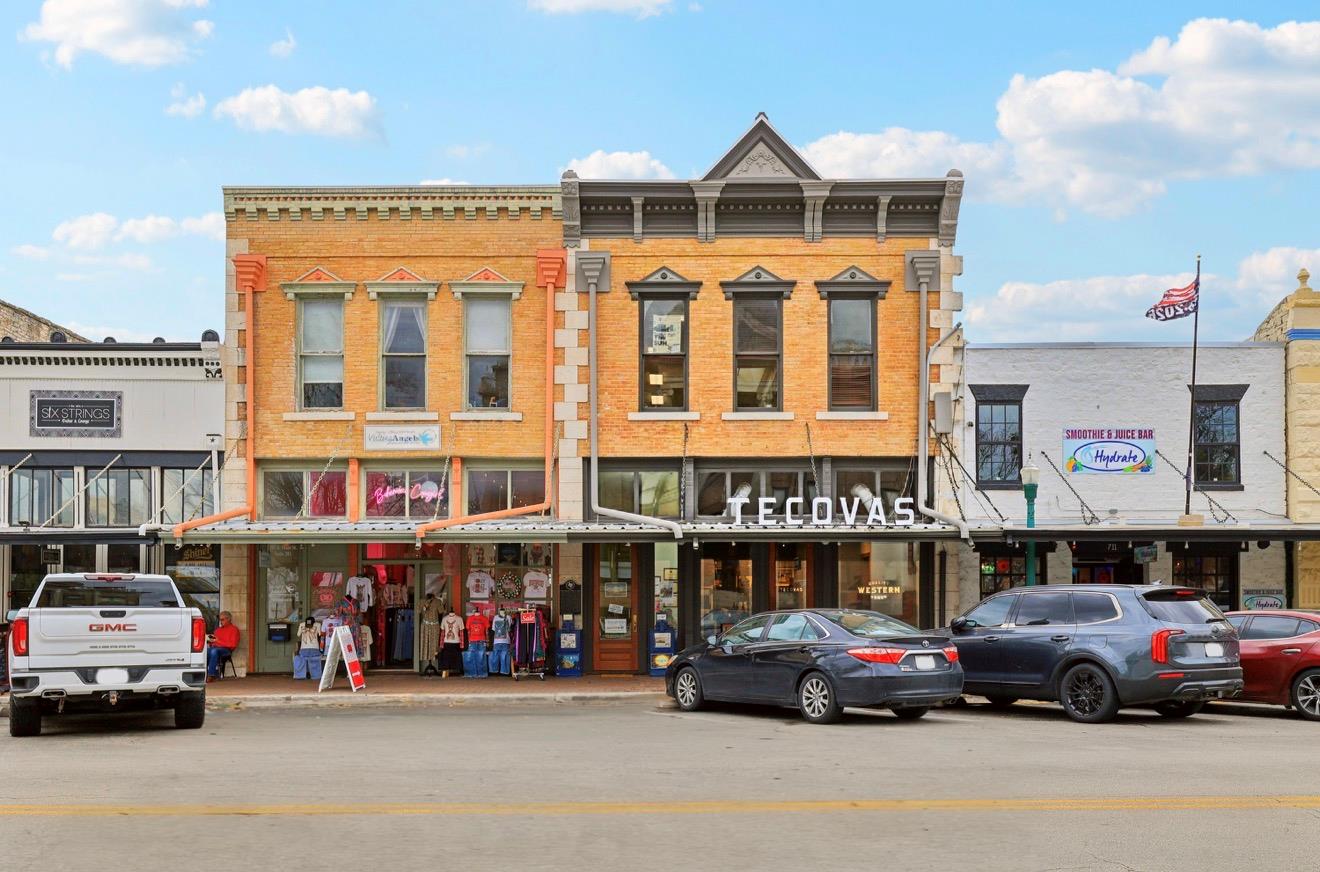 803 E 3rd St, Georgetown, TX 78626