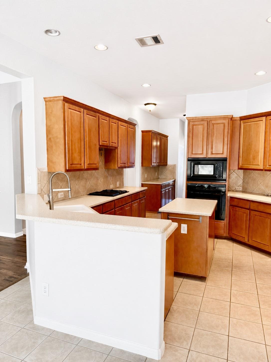 8024 COBBLESTONE, Austin, TX 78735