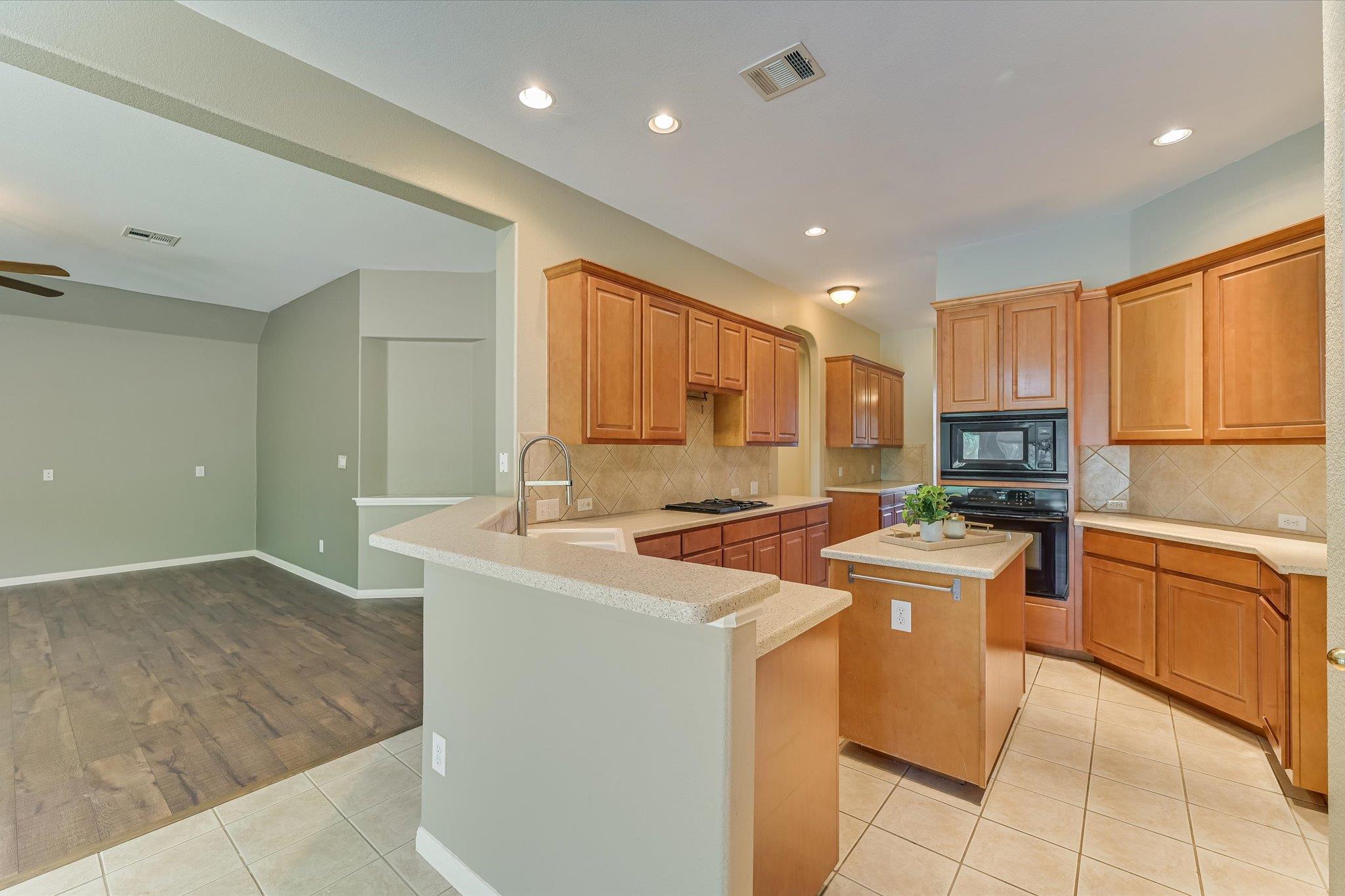 8024 COBBLESTONE, Austin, TX 78735