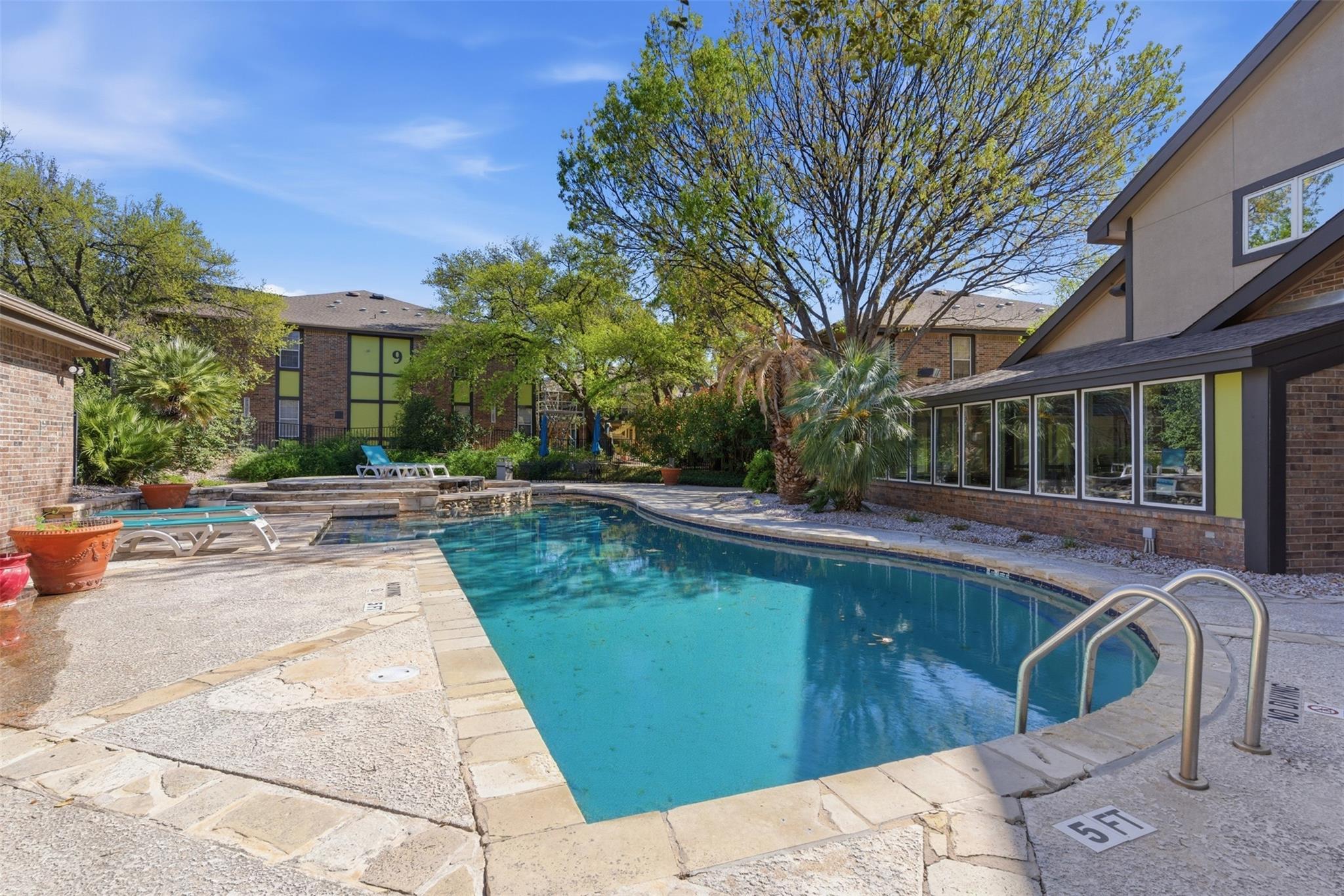 7685 Northcross Dr # 429, Austin, TX 78757