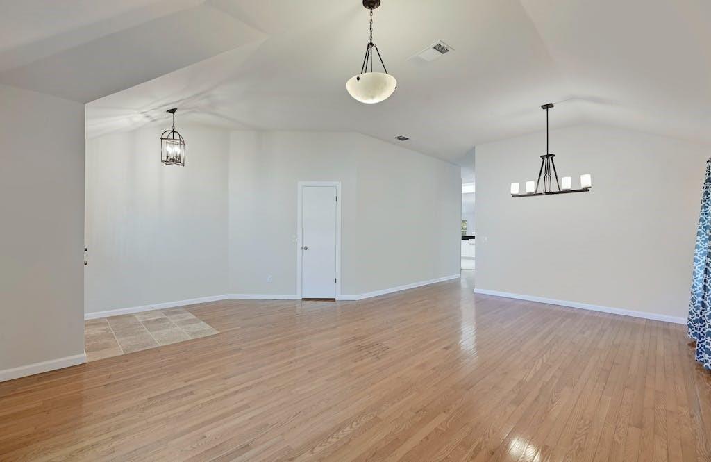 7717 Ponoma Trl, Austin, TX 78749