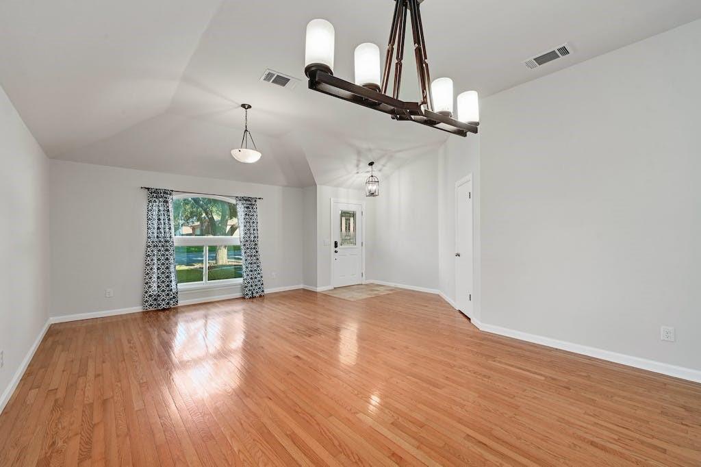 7717 Ponoma Trl, Austin, TX 78749