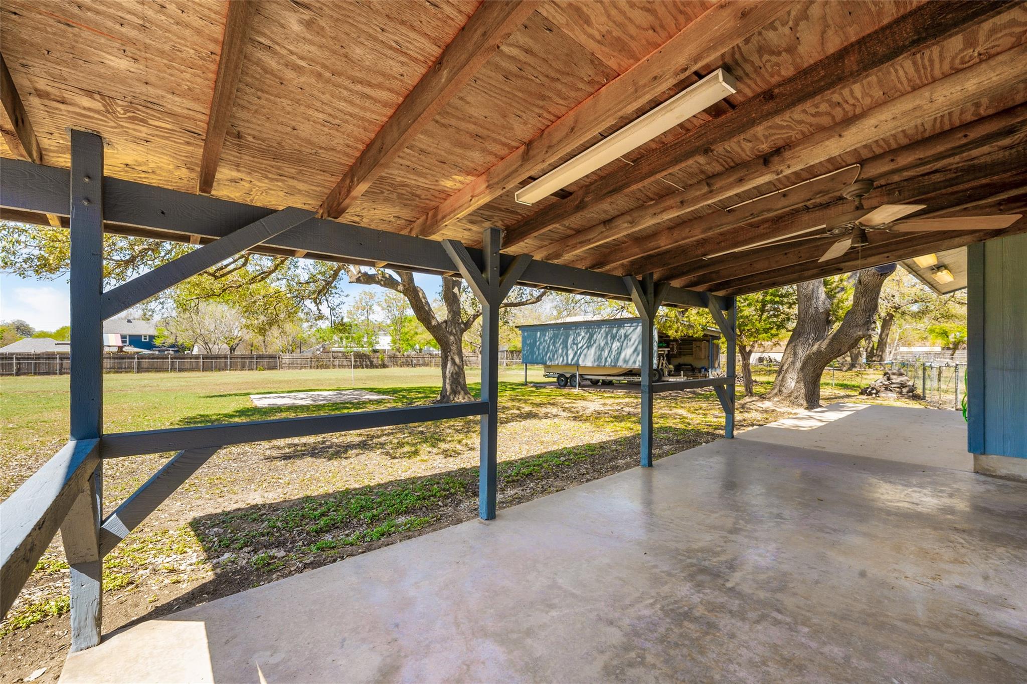 110 Cedar Dr, Mountain City, TX 78610