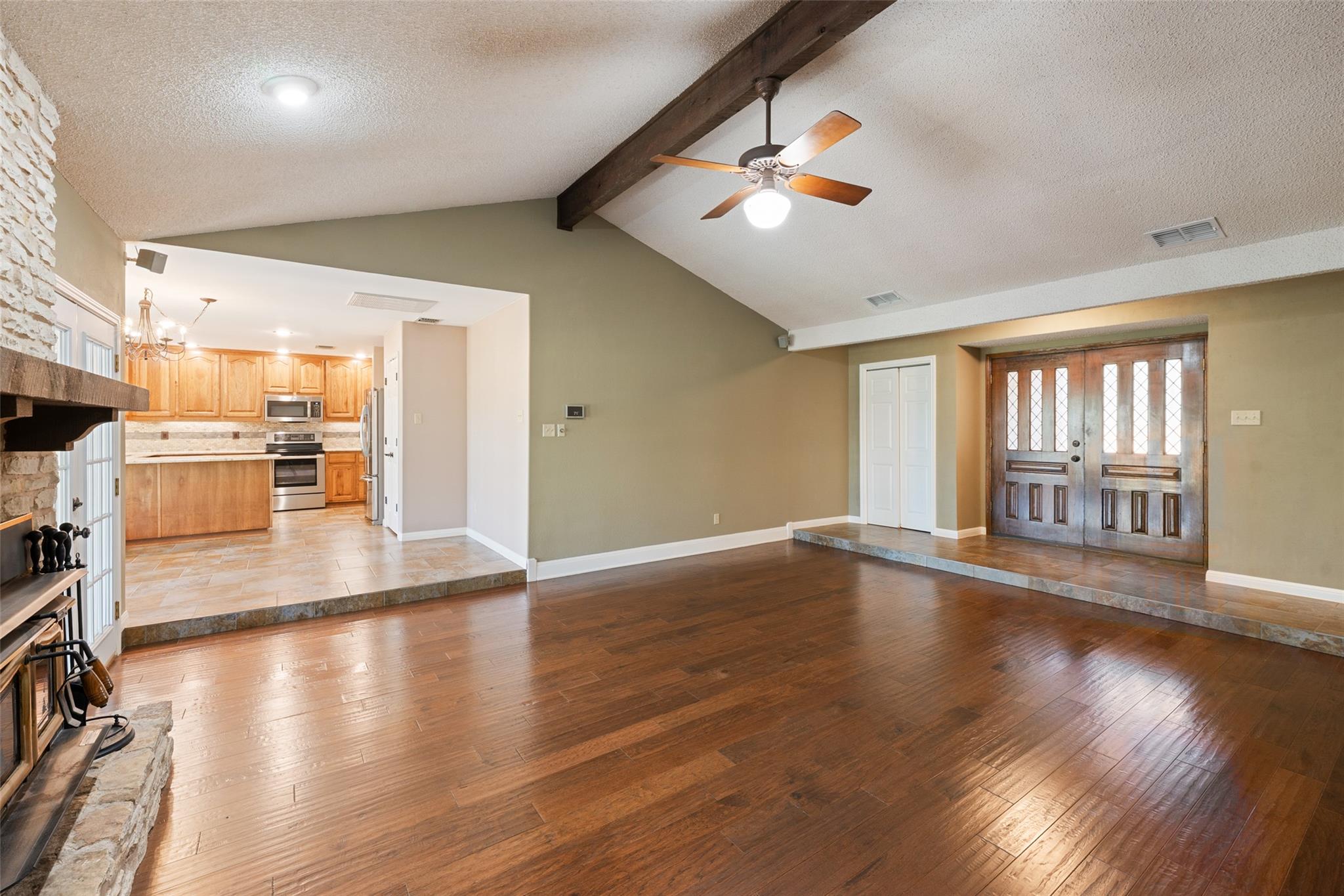 110 Cedar Dr, Mountain City, TX 78610