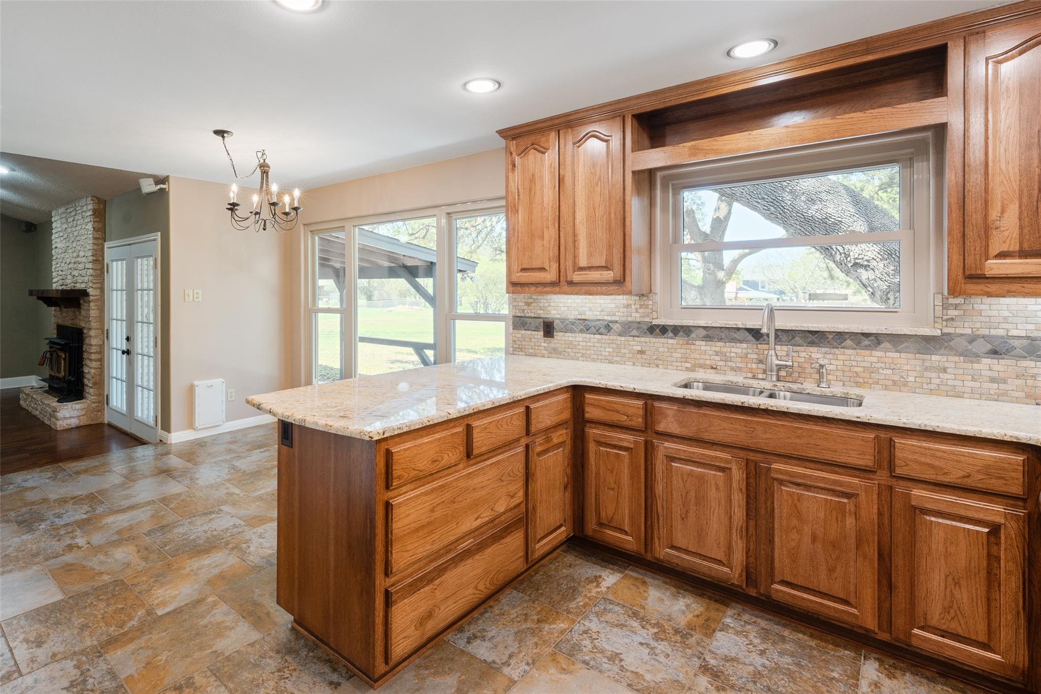 110 Cedar Dr, Mountain City, TX 78610