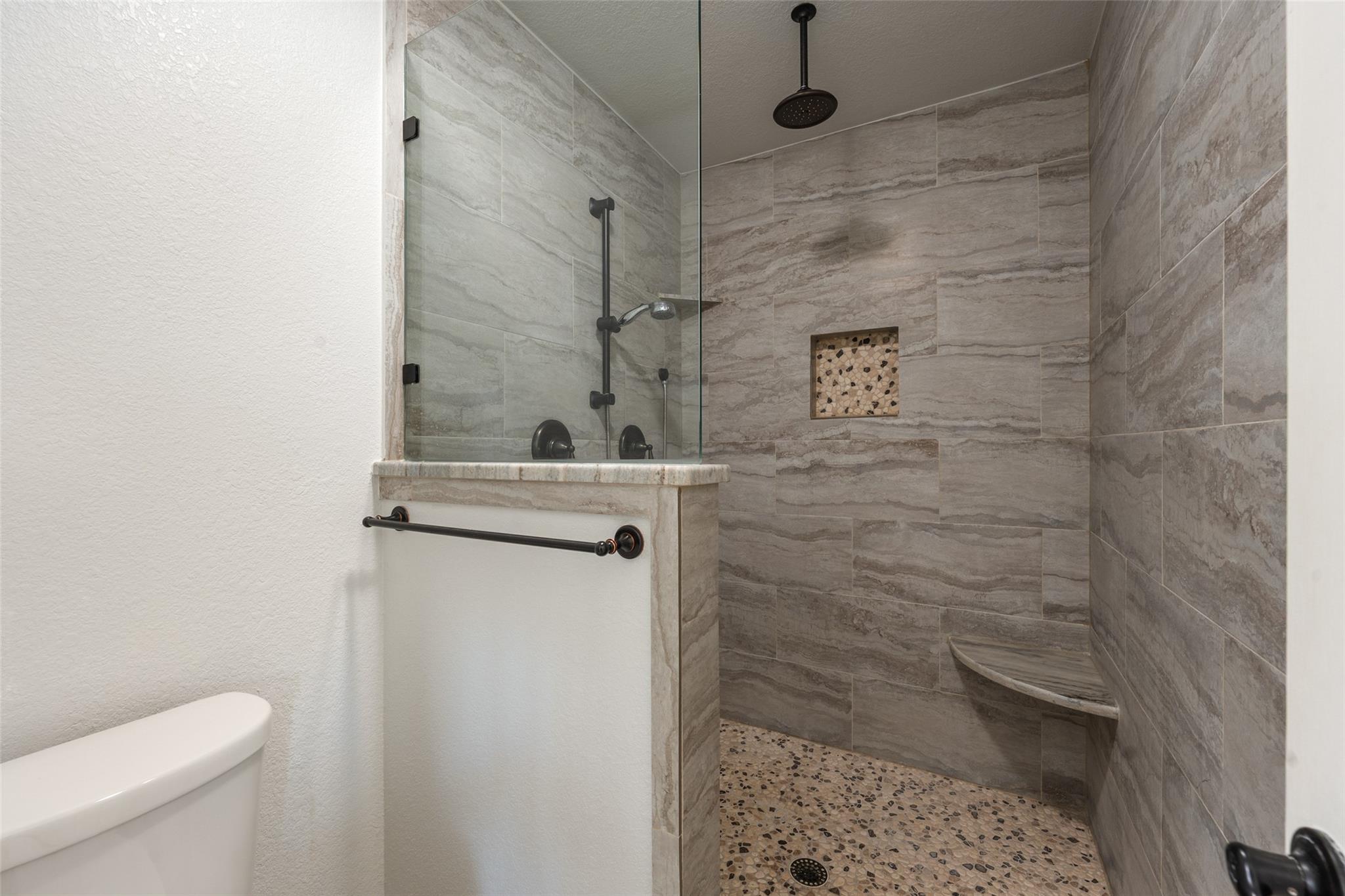 110 Cedar Dr, Mountain City, TX 78610