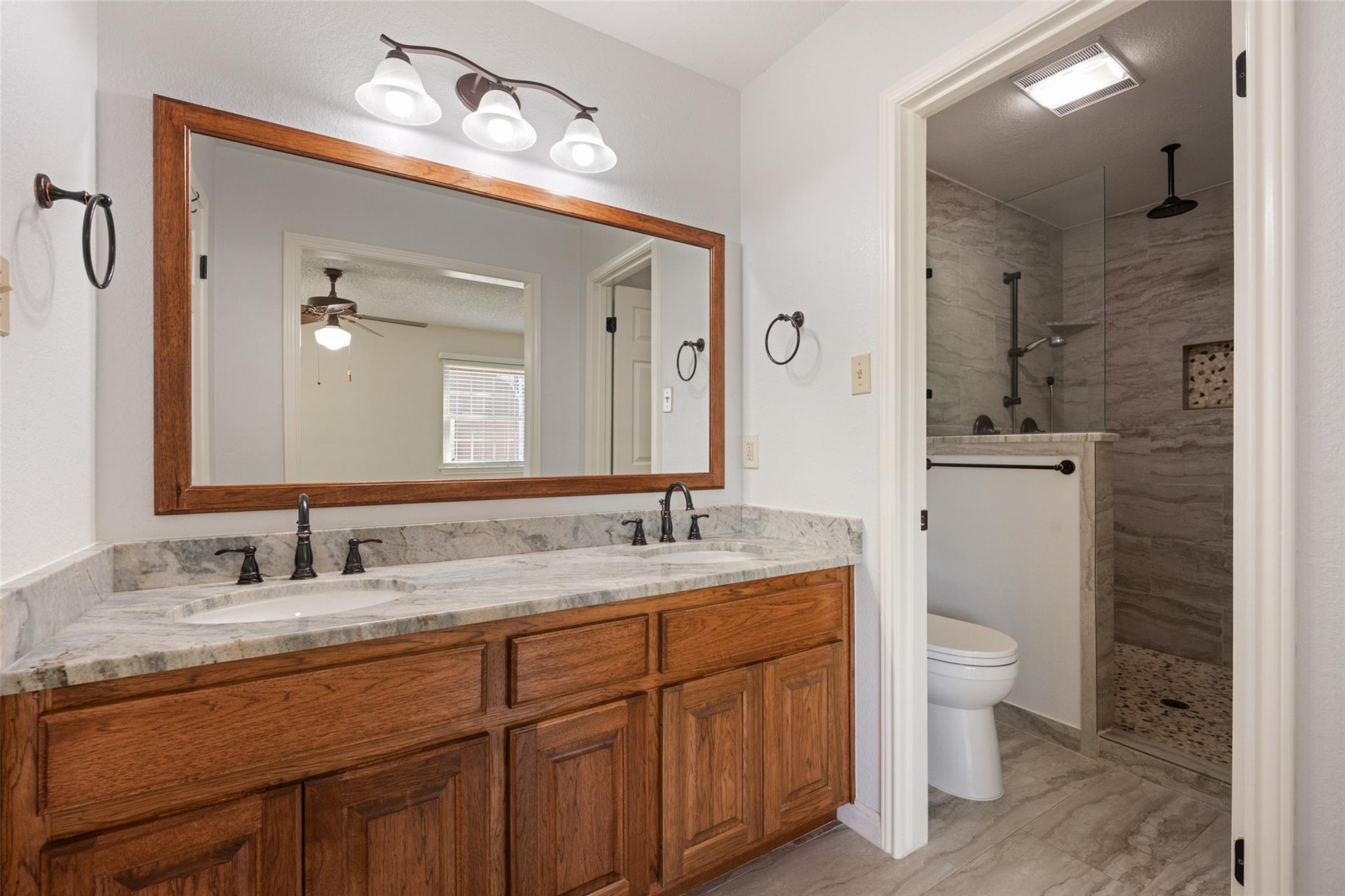 110 Cedar Dr, Mountain City, TX 78610