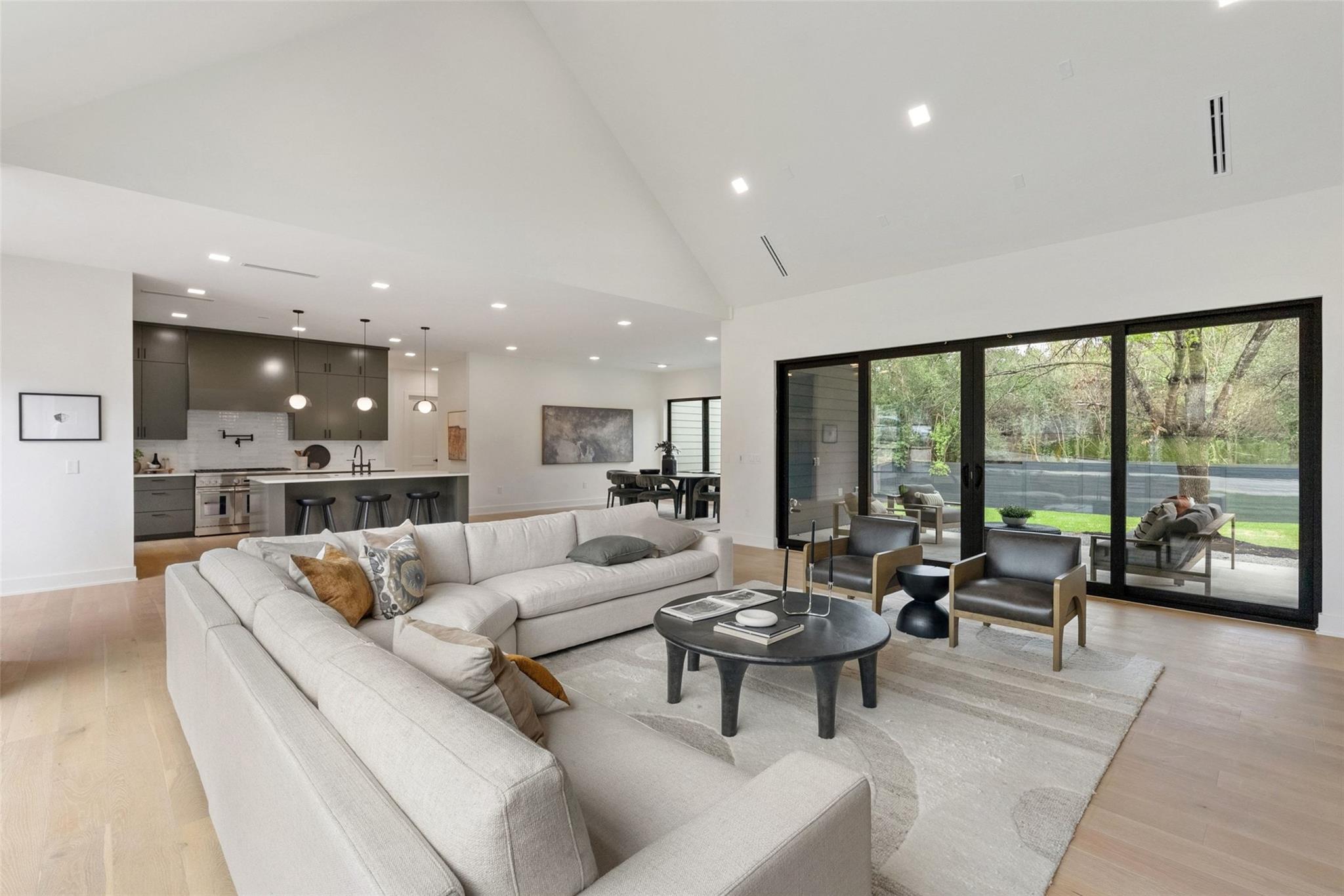 2138 Barton Hills Dr, Austin, TX 78704