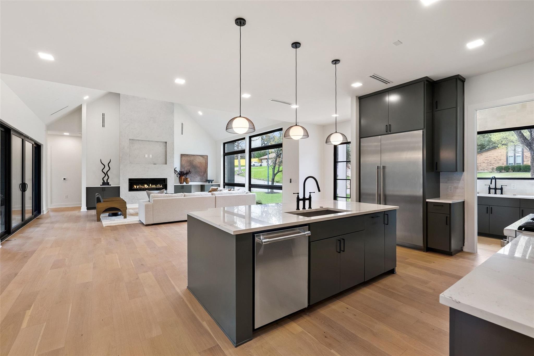 2138 Barton Hills Dr, Austin, TX 78704