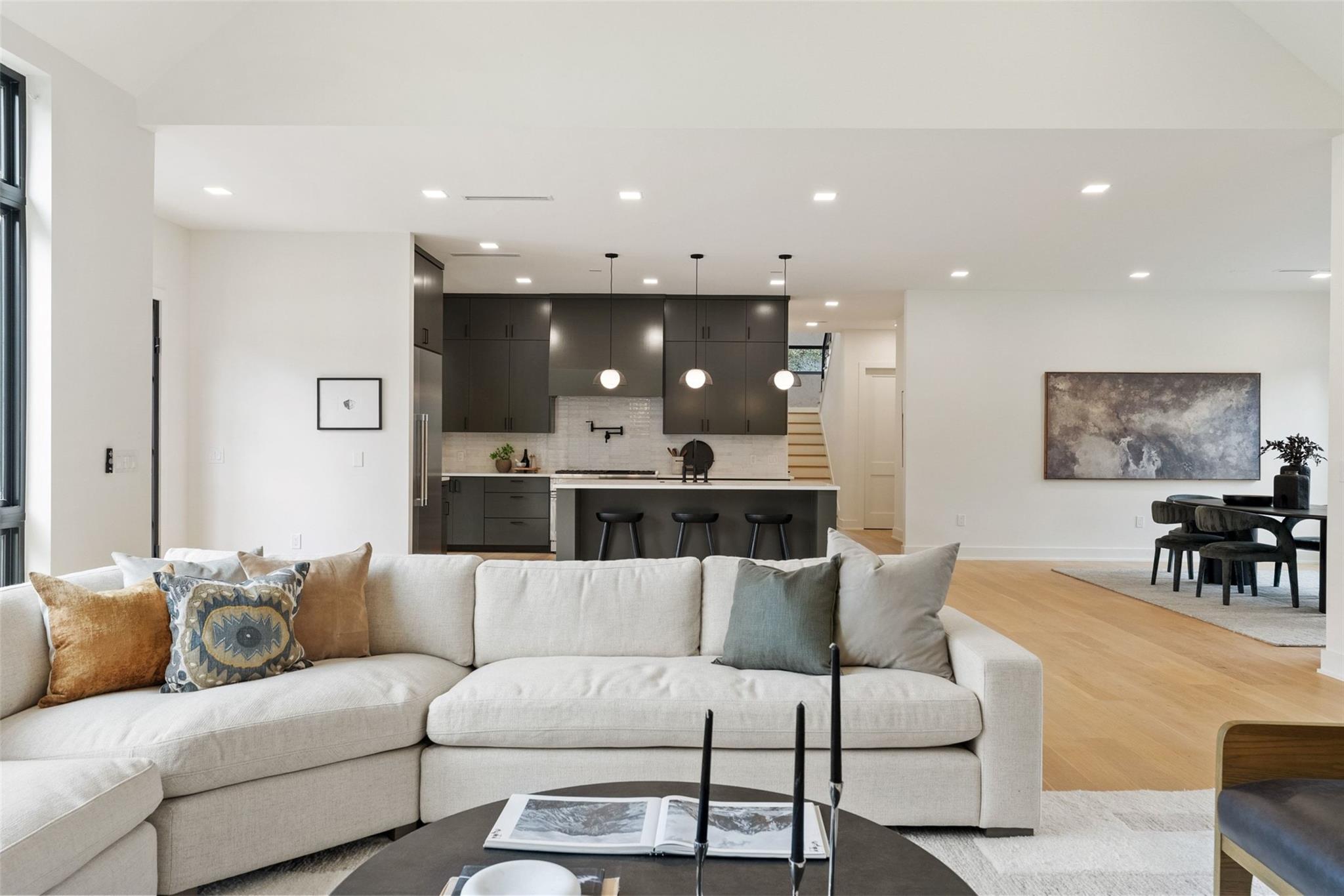 2138 Barton Hills Dr, Austin, TX 78704