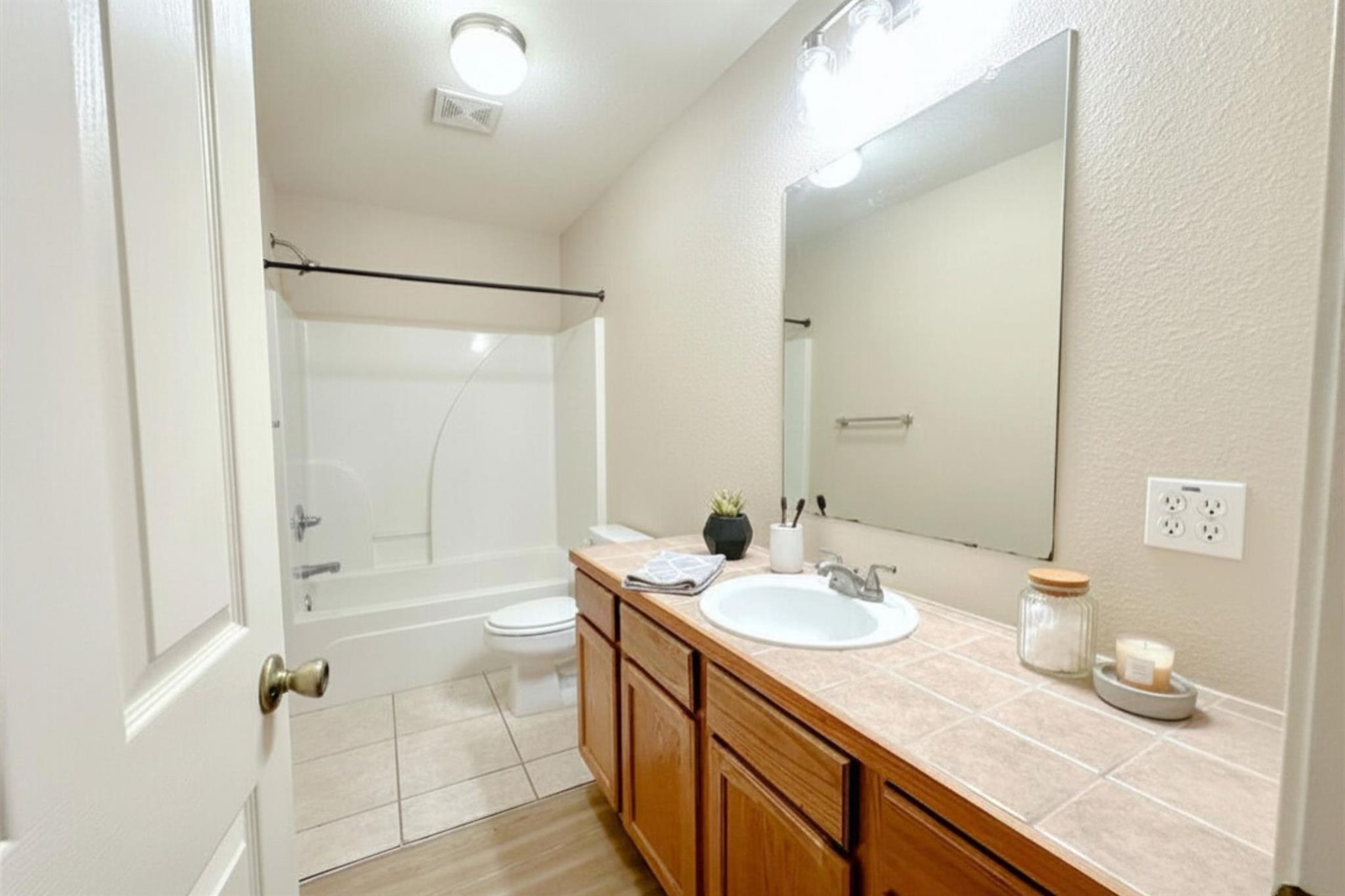 212 A B Sandstone Dr Dr, Jarrell, TX 76537