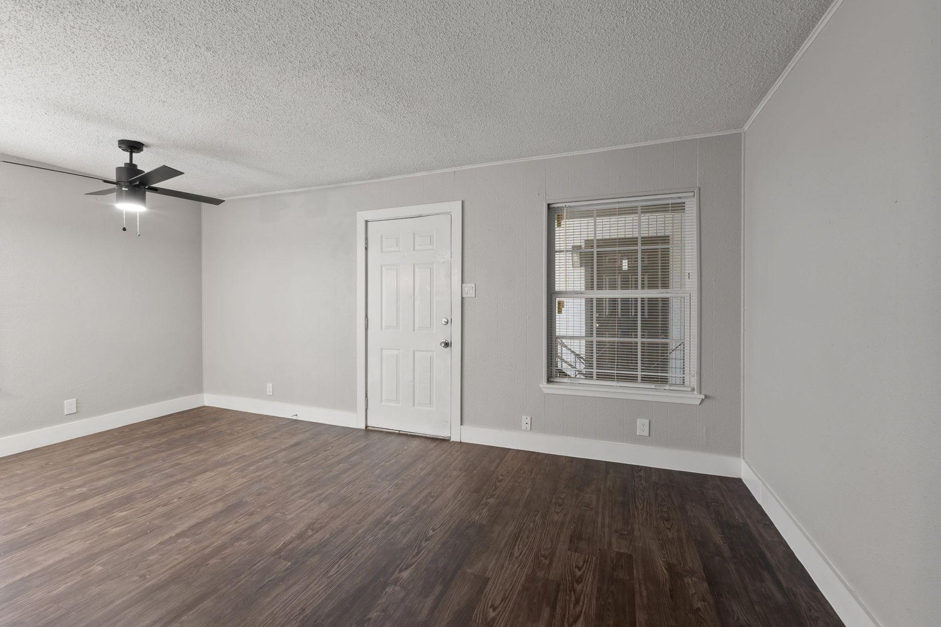 1220 W Anderson Ln # 109, Austin, TX 78757