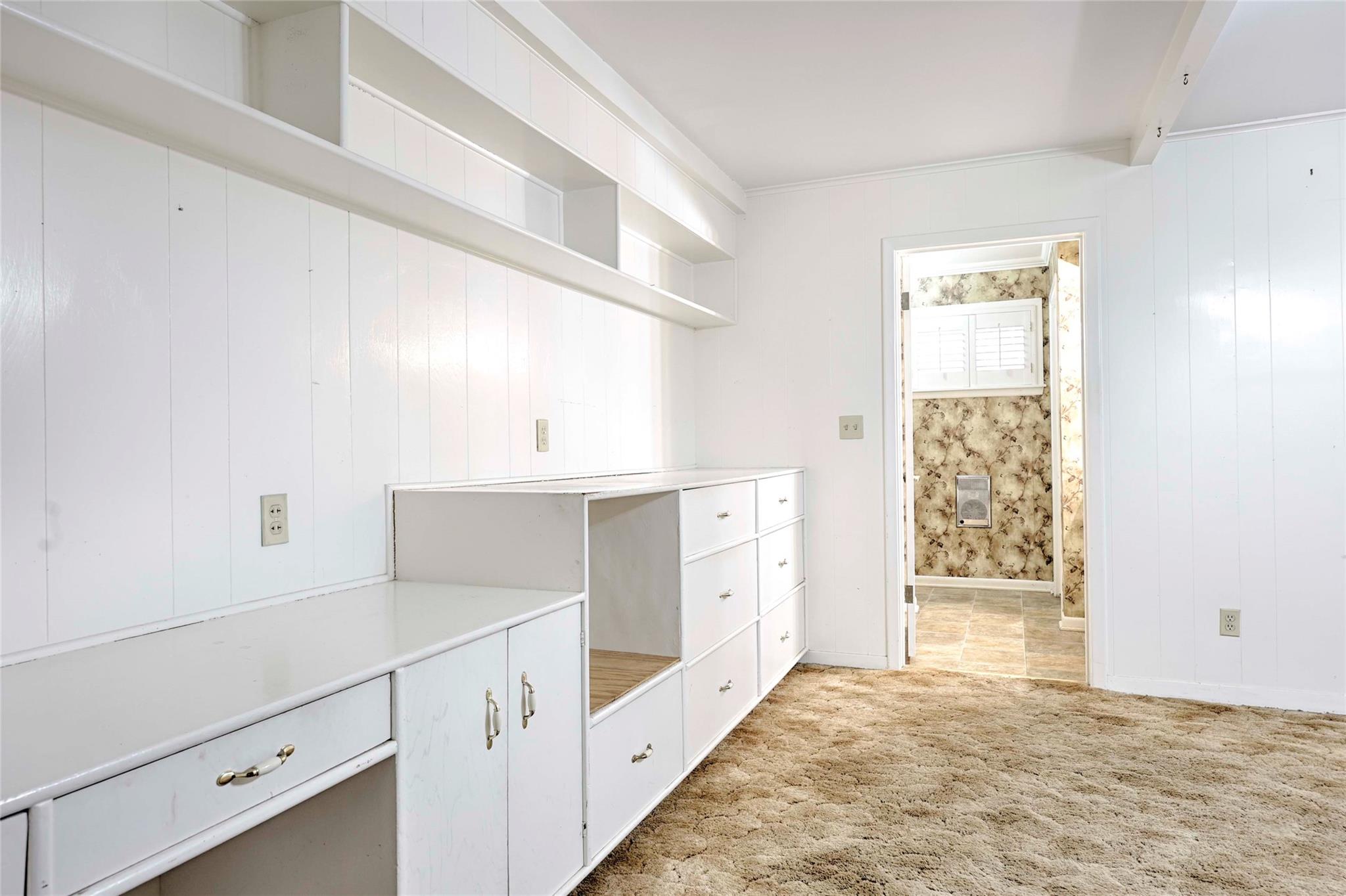 302 Baumgarten St, Schulenburg, TX 78956